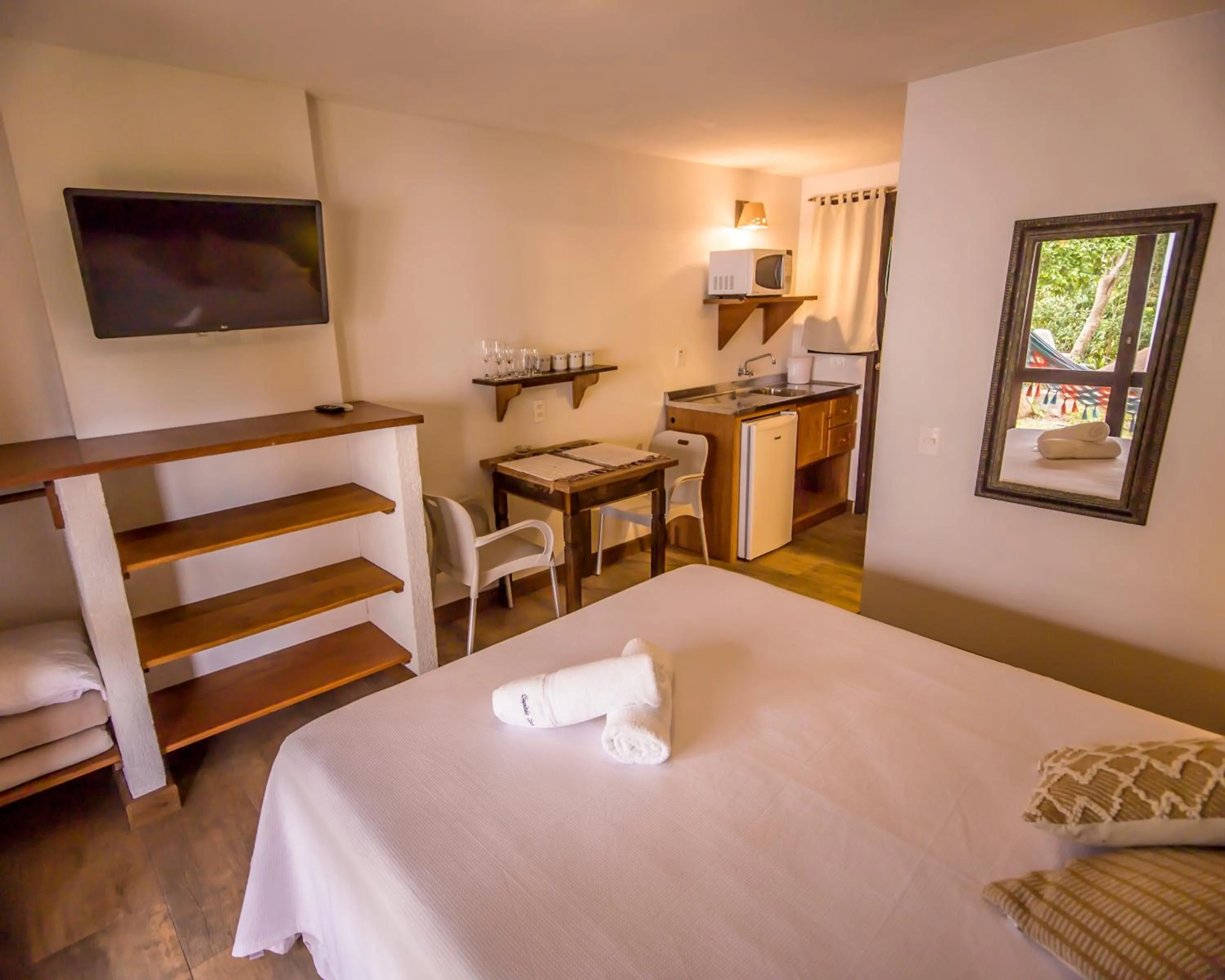 Bedroom, Bed in Pousada Capitão Cook, banheira, a 200 m do centro, amplo estacionamento, linda vista