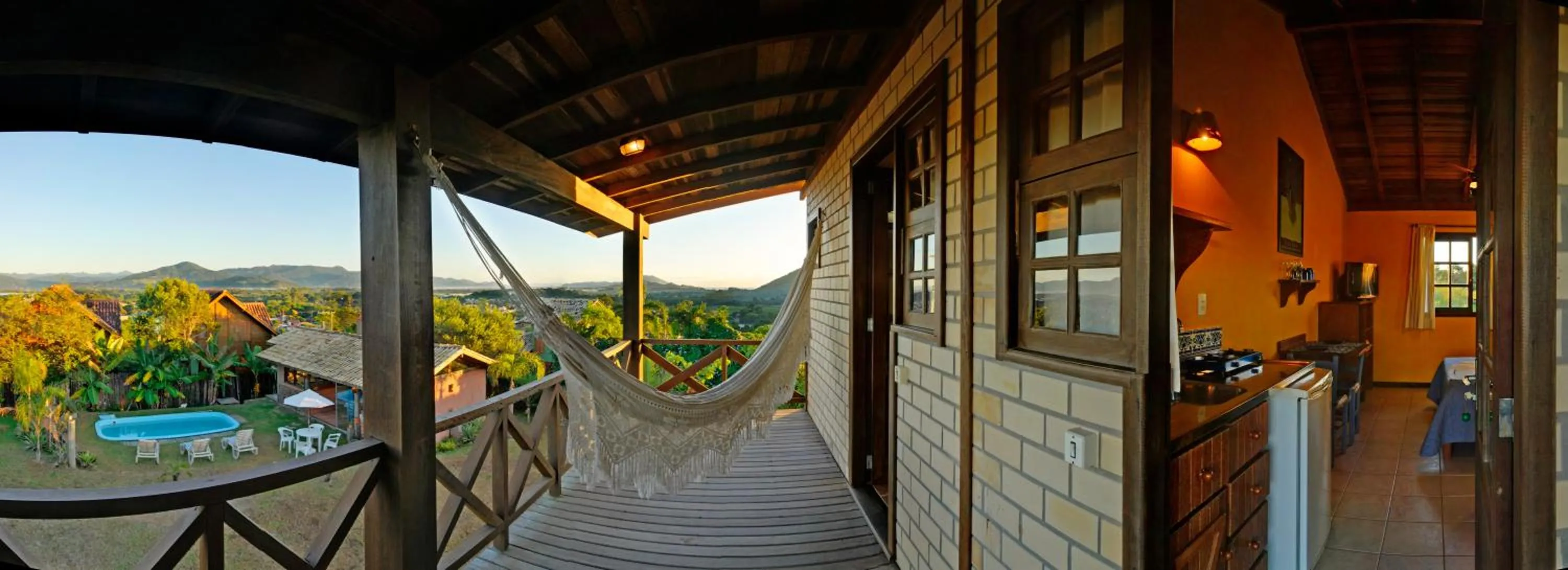 Property building in Pousada Capitão Cook, banheira, a 200 m do centro, amplo estacionamento, linda vista