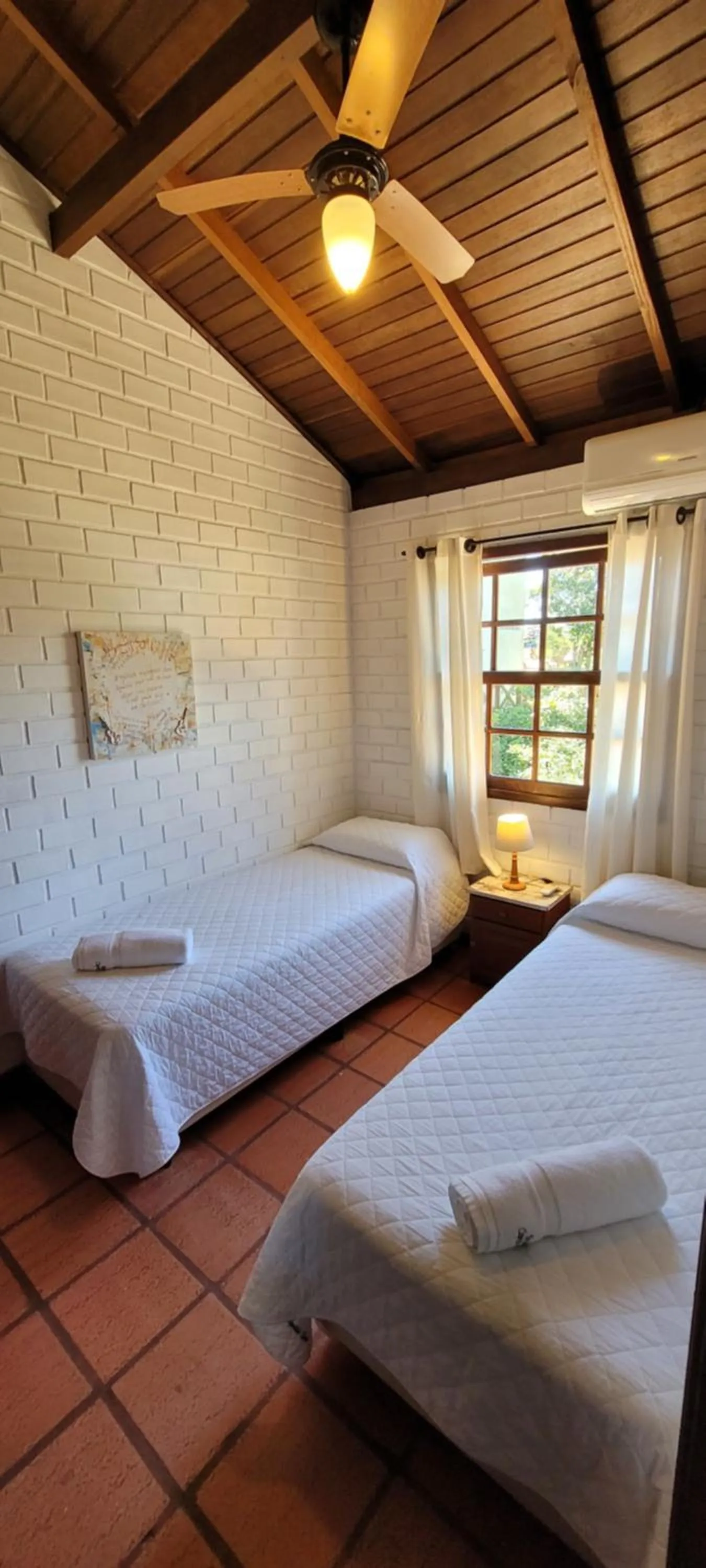 Bedroom, Bed in Pousada Capitão Cook, banheira, a 200 m do centro, amplo estacionamento, linda vista