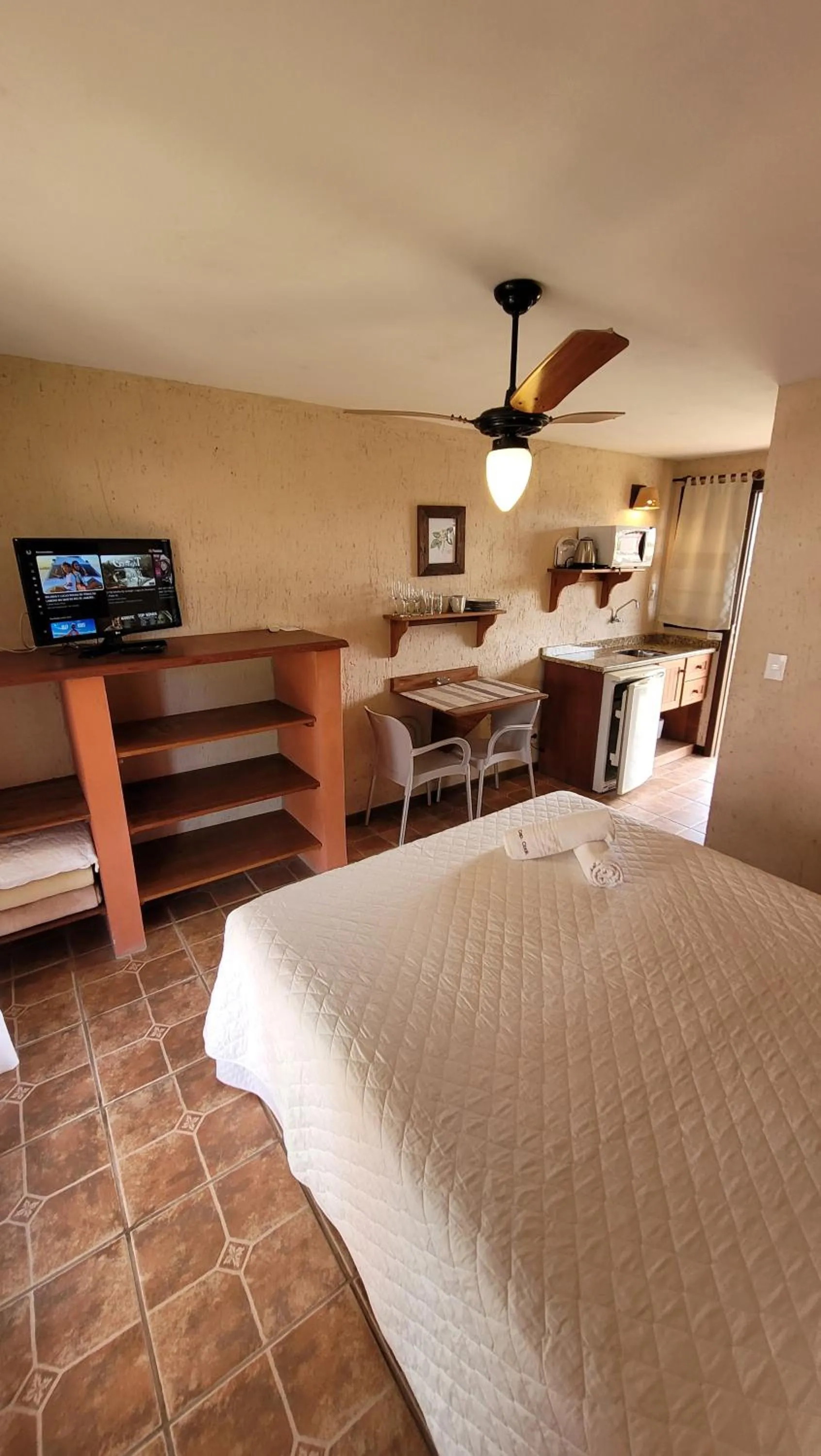 TV and multimedia, Bed in Pousada Capitão Cook, banheira, a 200 m do centro, amplo estacionamento, linda vista