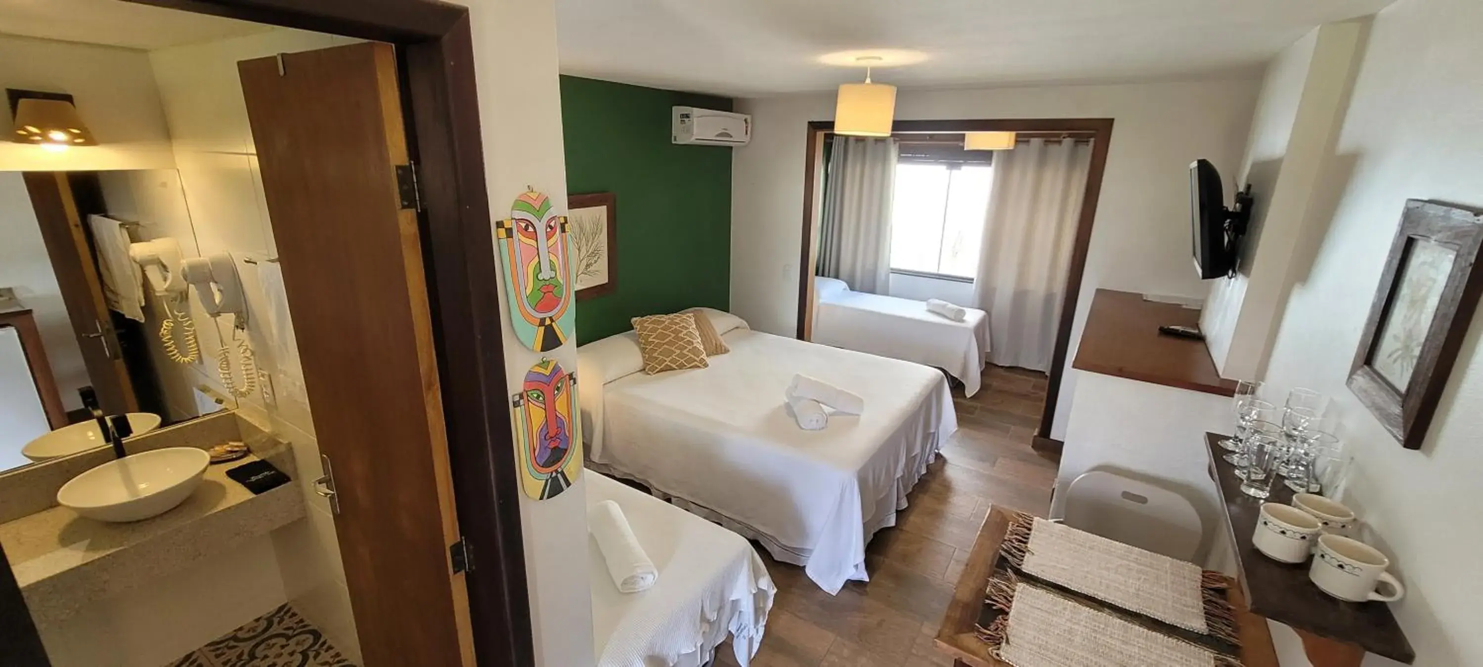 Classic Quadruple Room in Pousada Capitão Cook, a 200 m do centro, buffet de café da manhã Classic Quadruple Room in Pousada Capitão Cook, a 200 m do centro, buffet de café da manhã