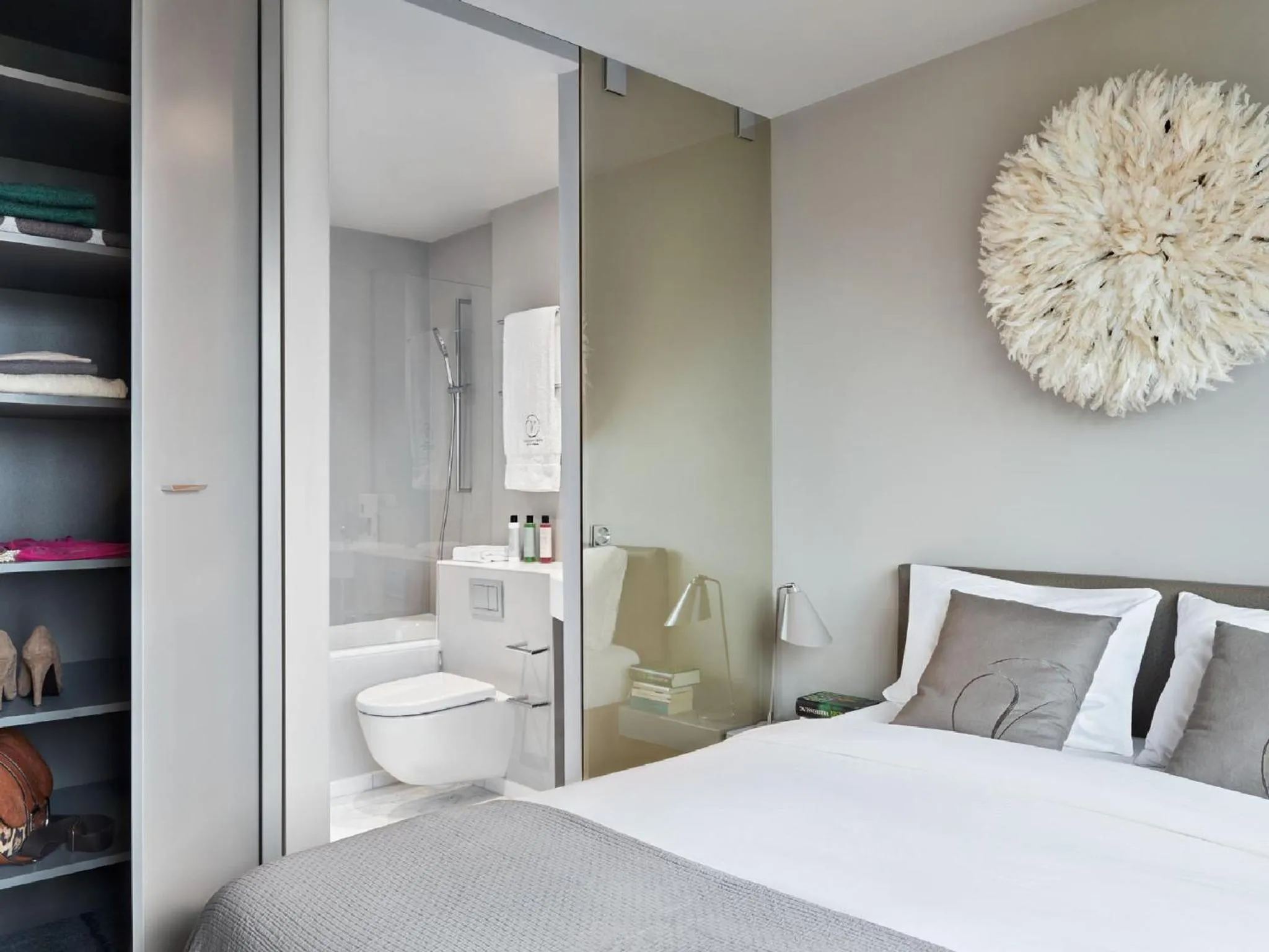 Bedroom, Bed in VISIONAPARTMENTS Militärstrasse - contactless check-in