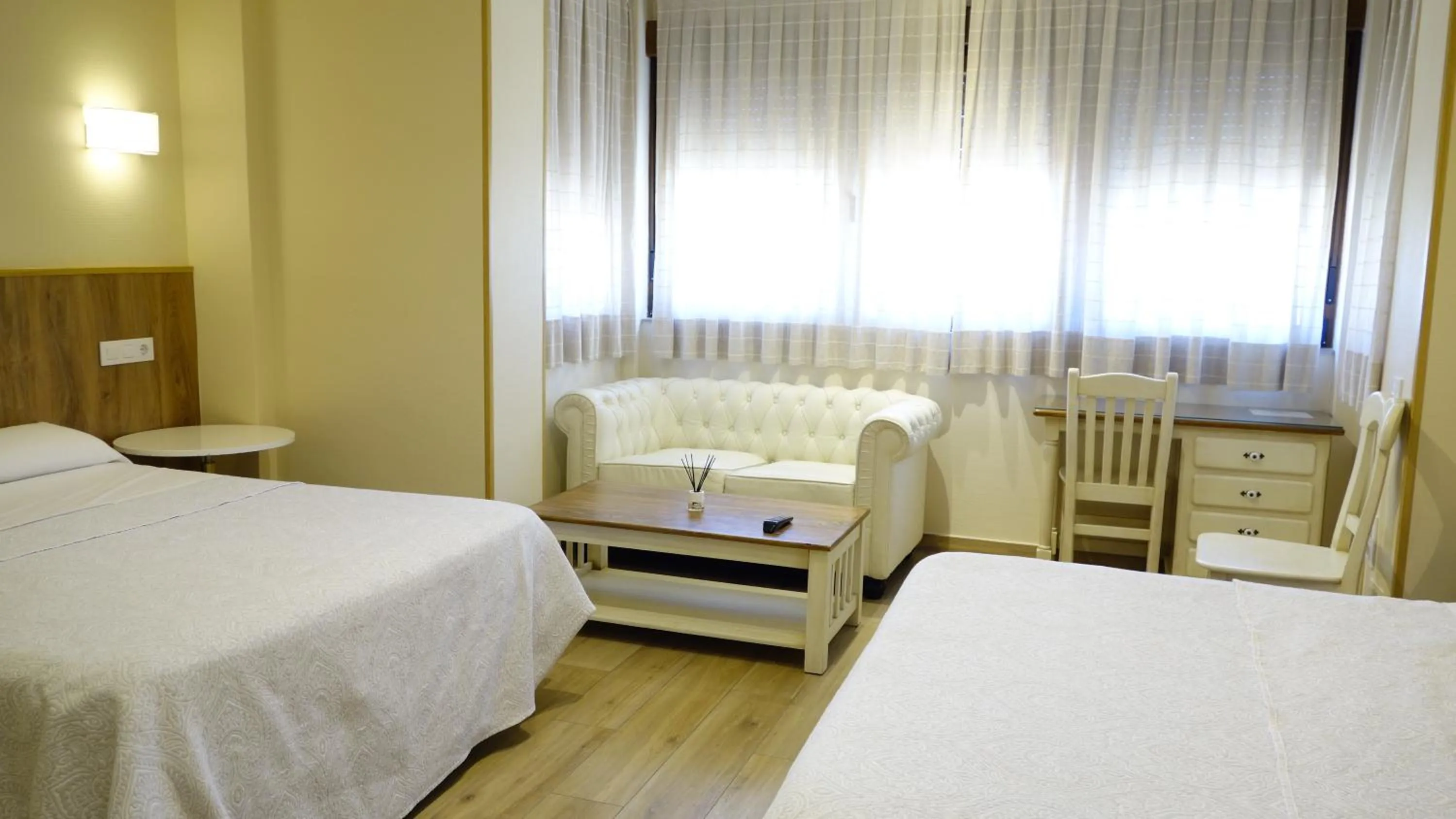 Bed in Trípolis Toledo