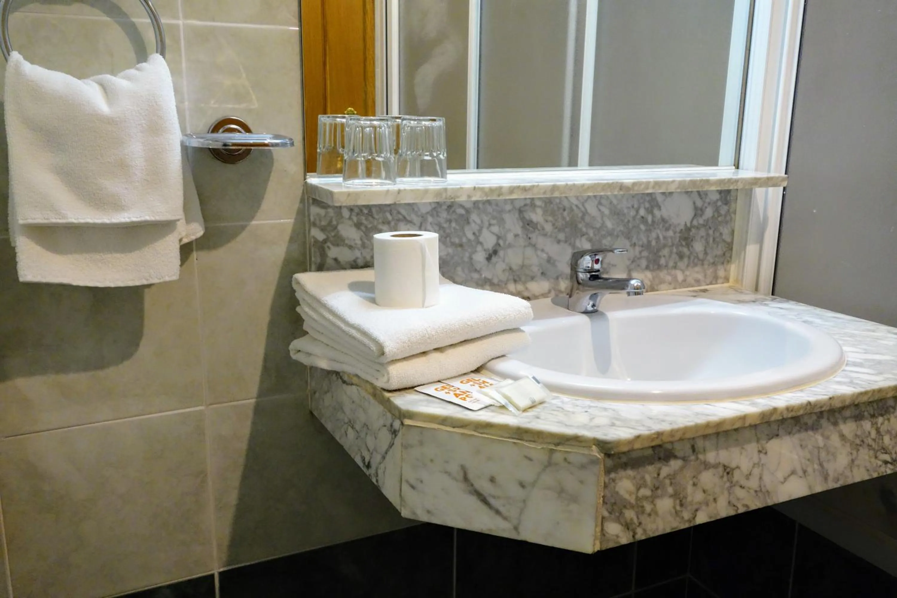 Toilet in Trípolis Toledo