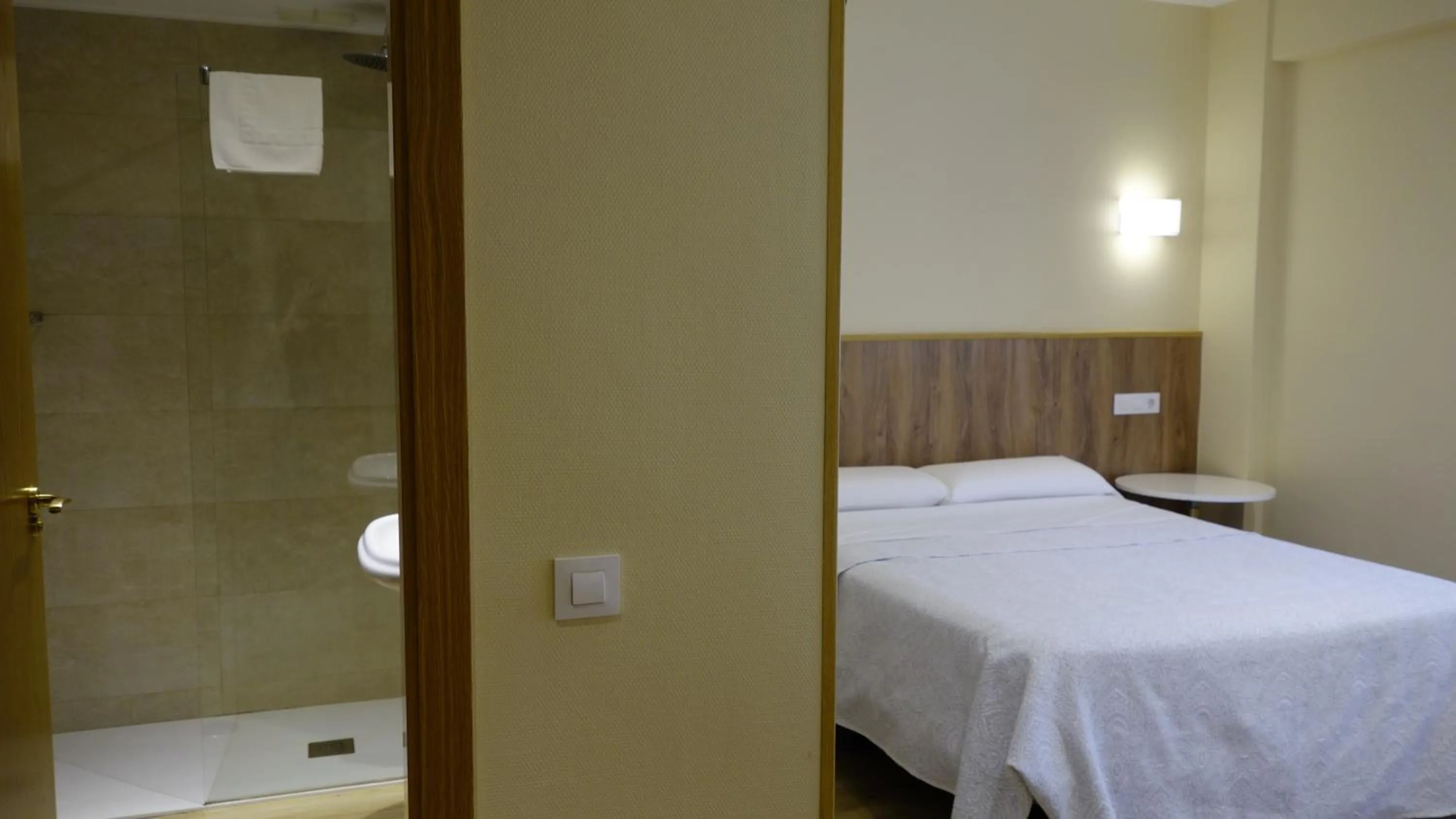 Bed in Trípolis Toledo