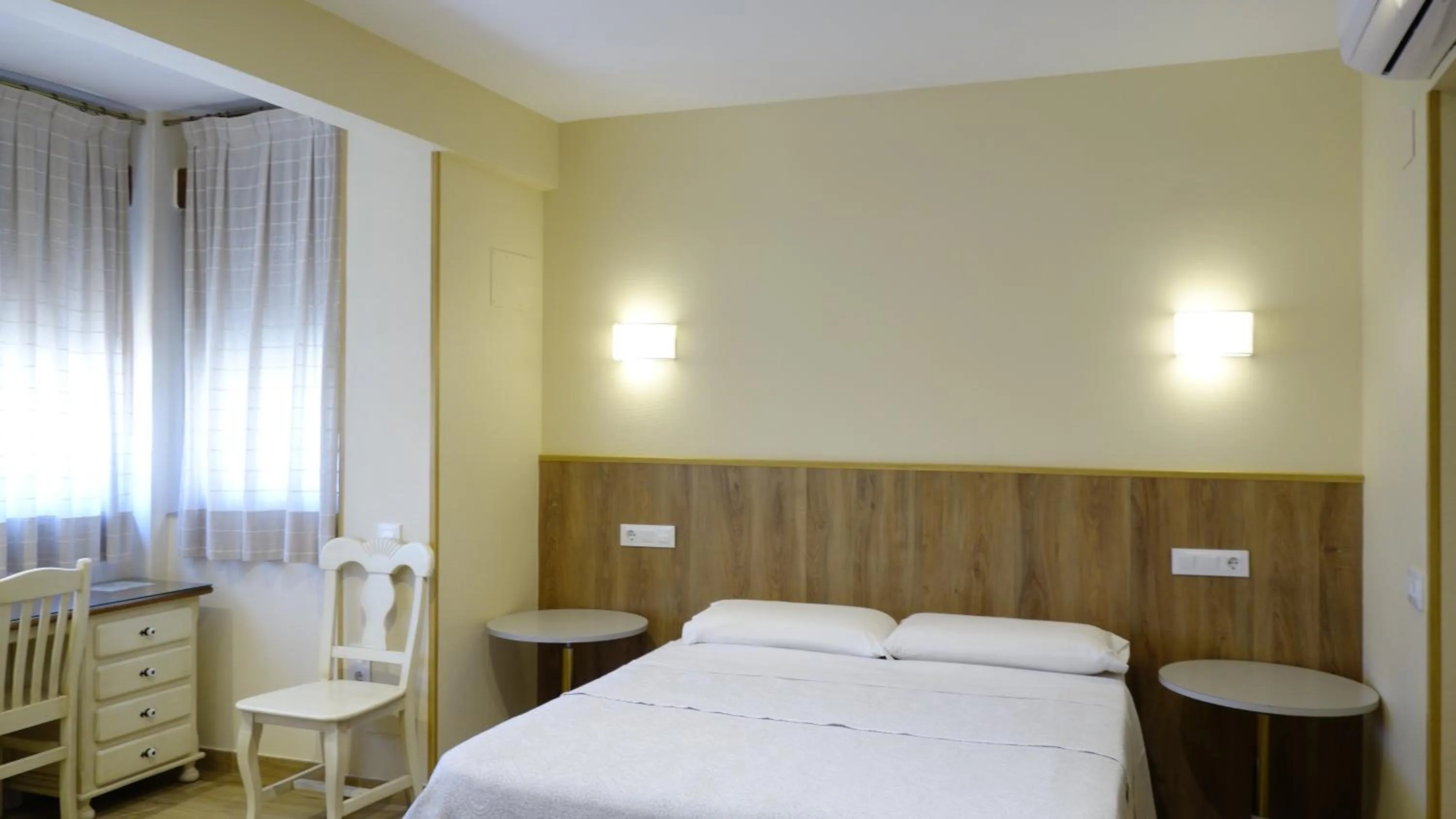 Bed in Trípolis Toledo