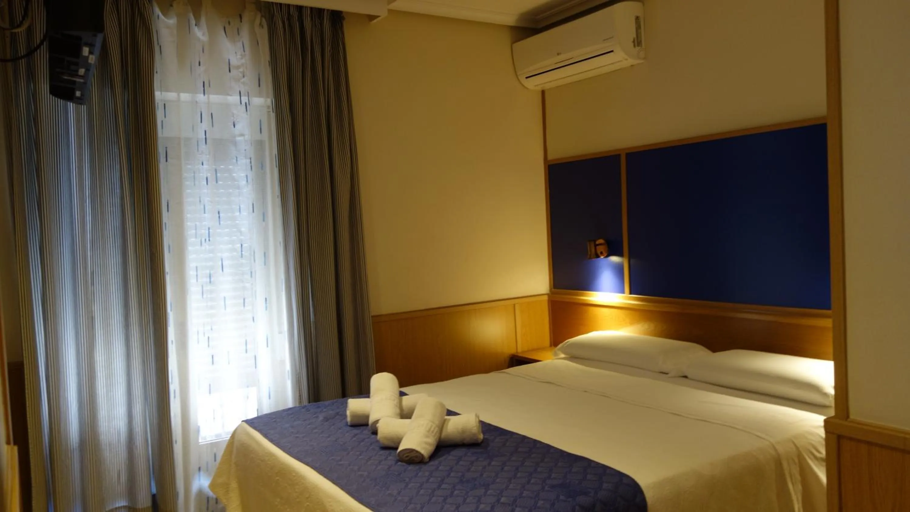 Bed in Trípolis Toledo