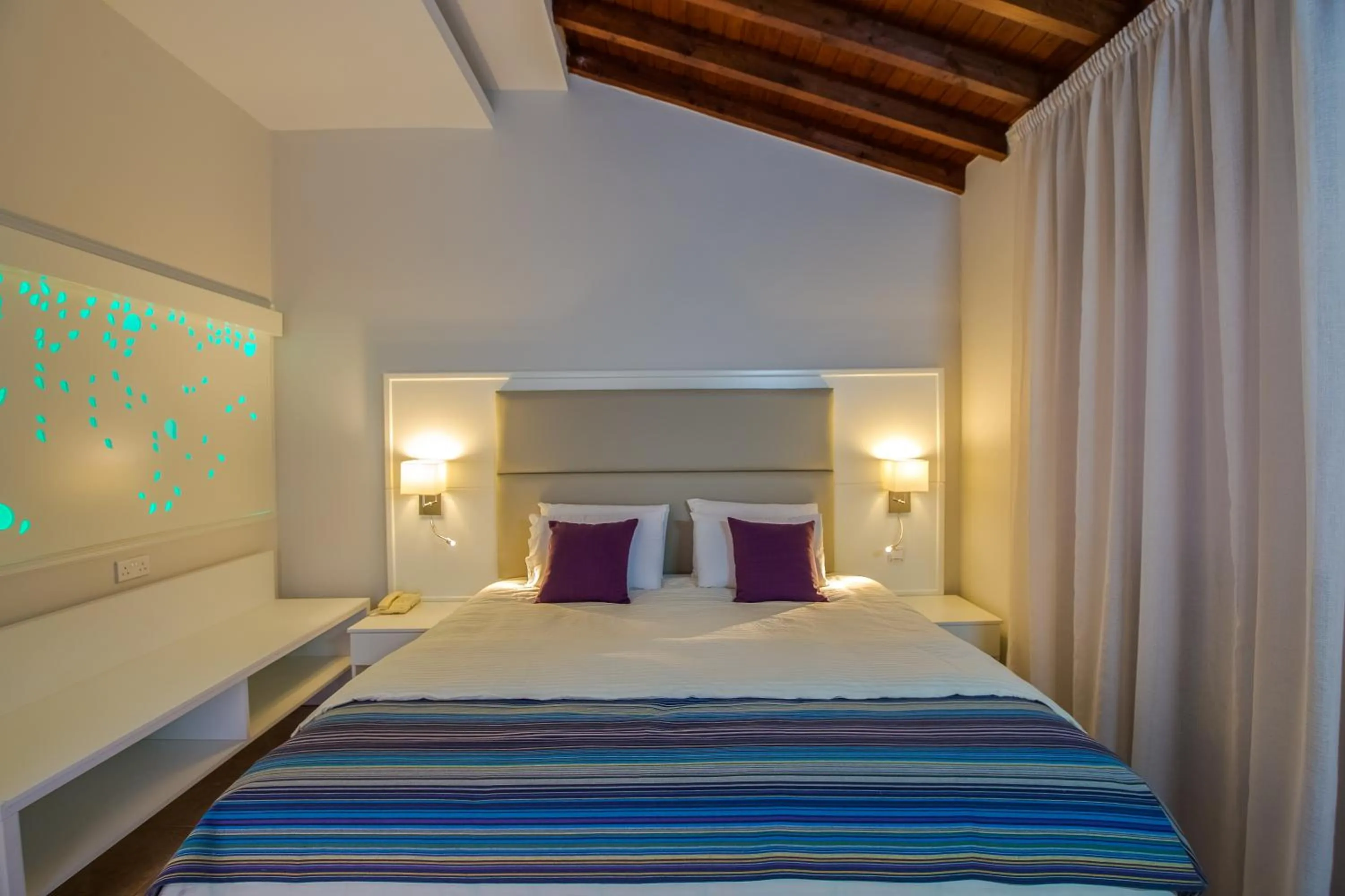Bedroom, Bed in MyroAndrou Beach Hotel Apartments
