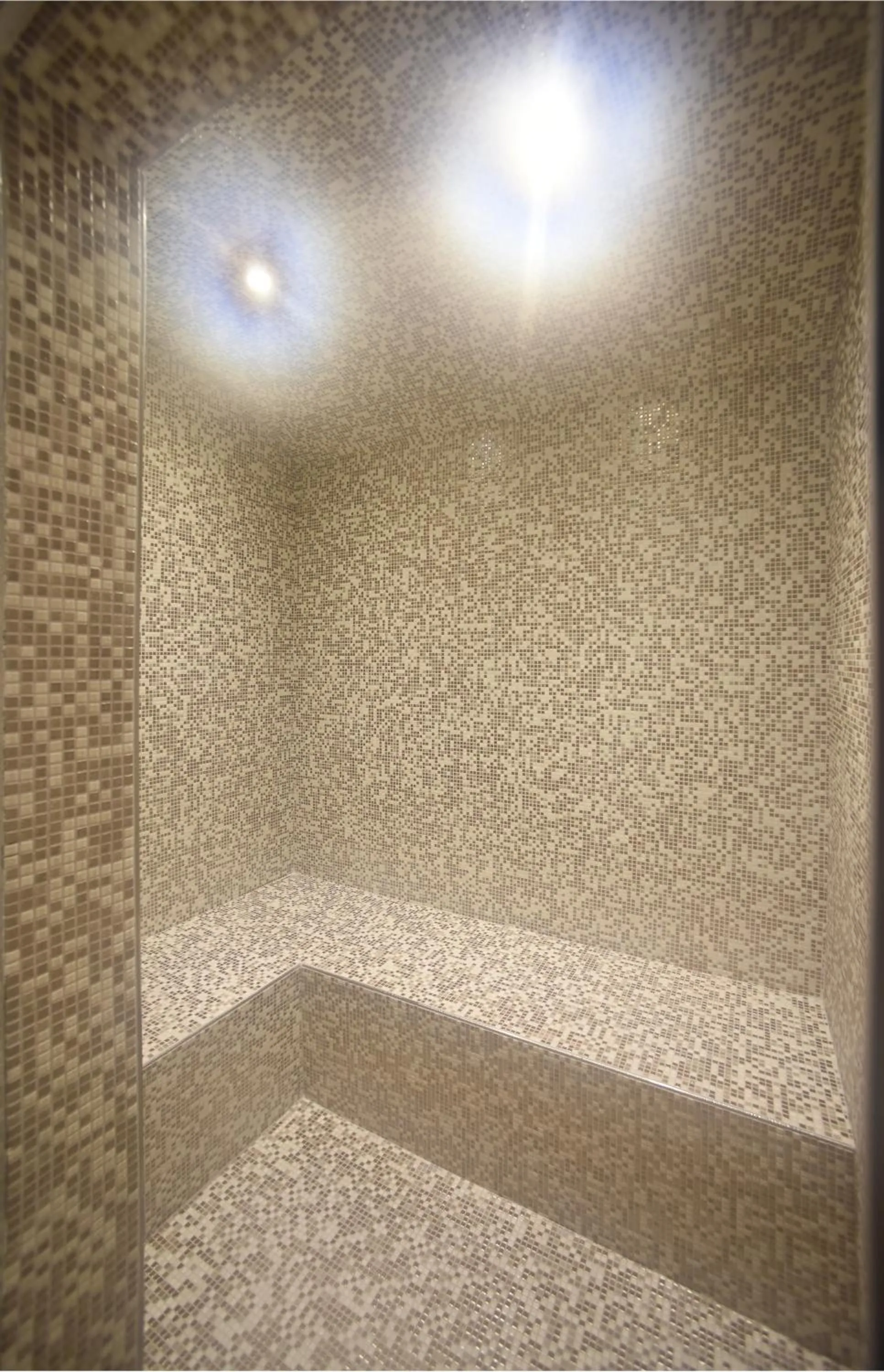 Steam room in Hotel Barance