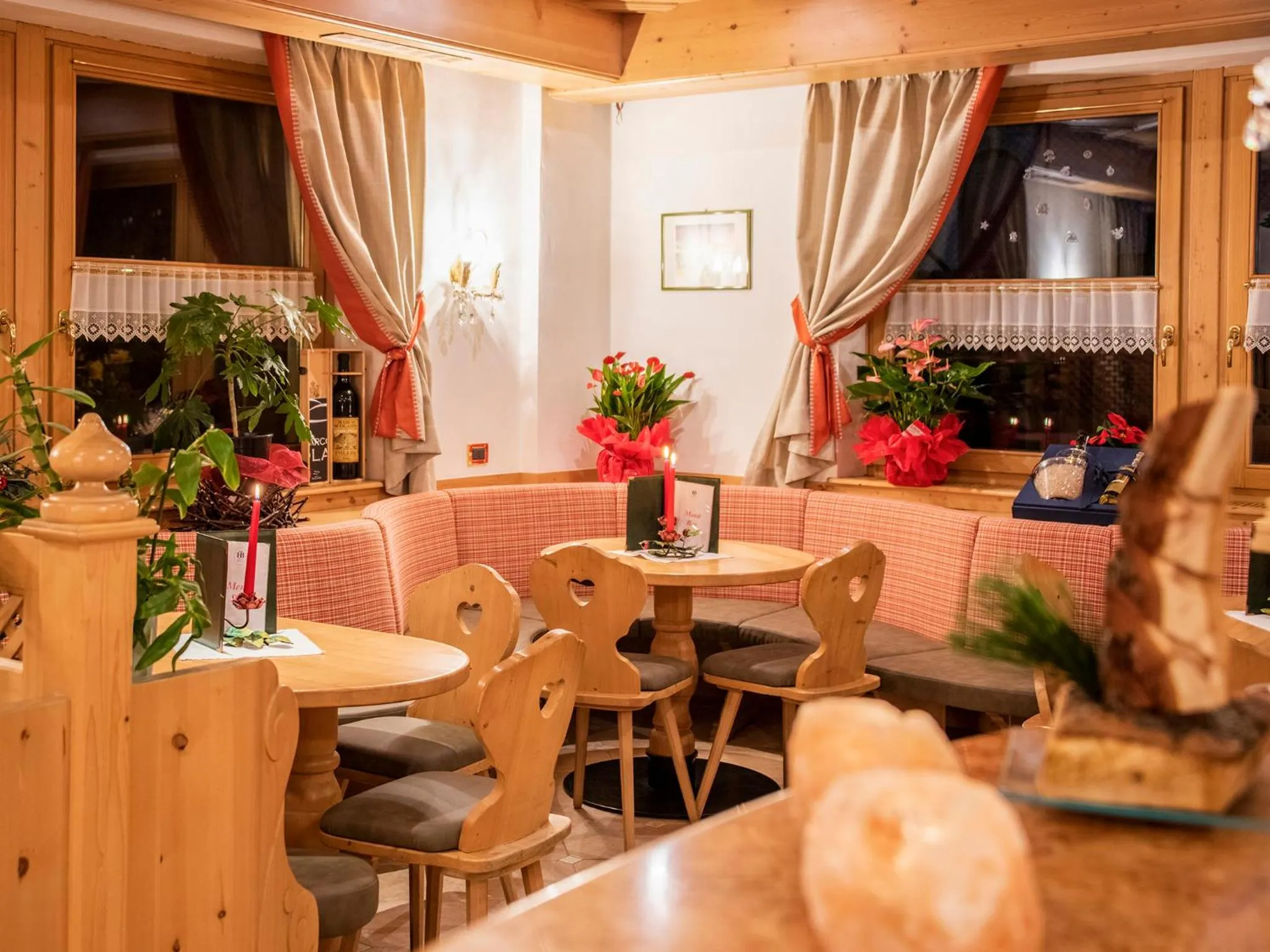 Restaurant/places to eat in Hotel Barance