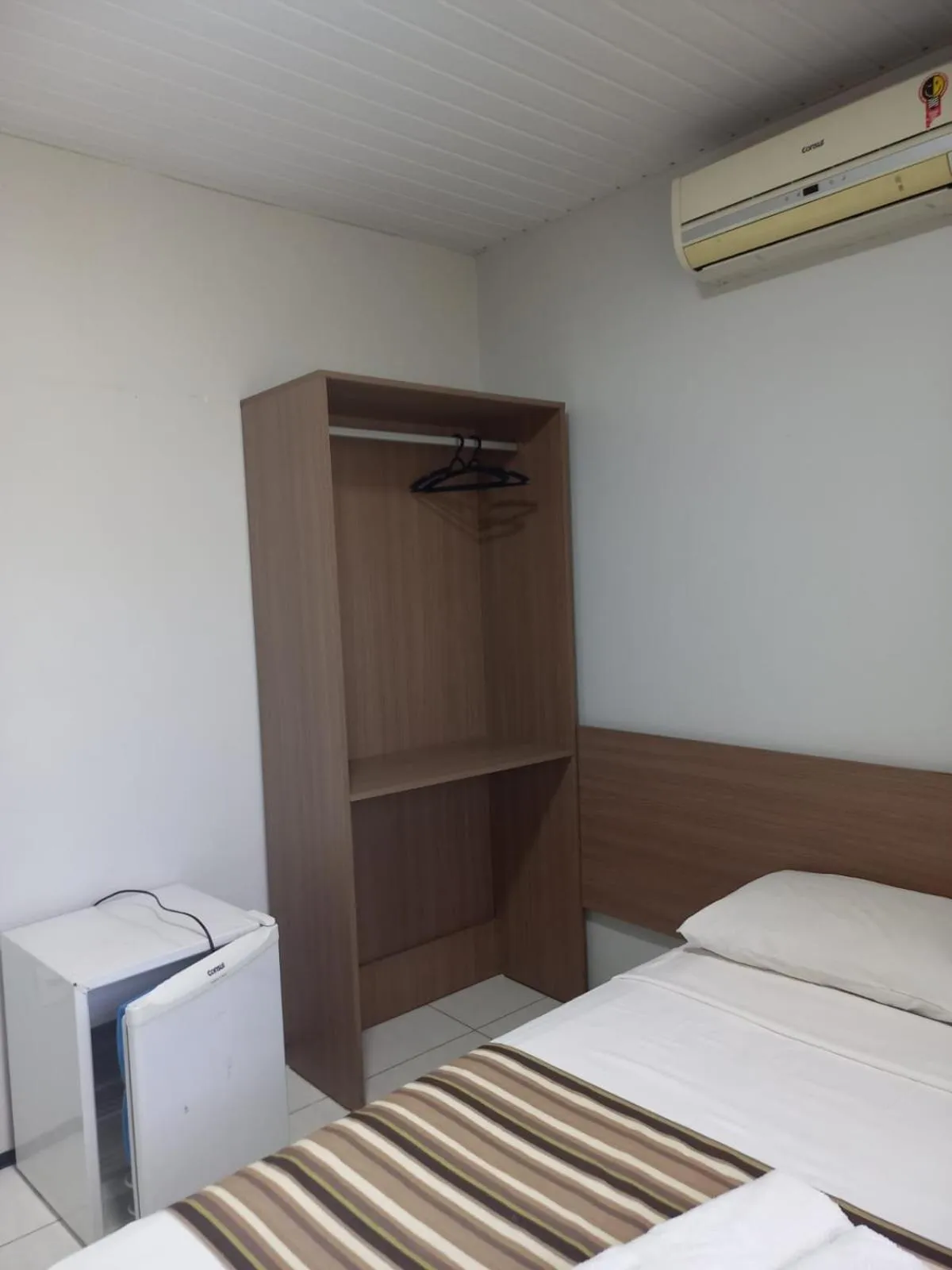 wardrobe, Bed in Pousada Lagoa Seca