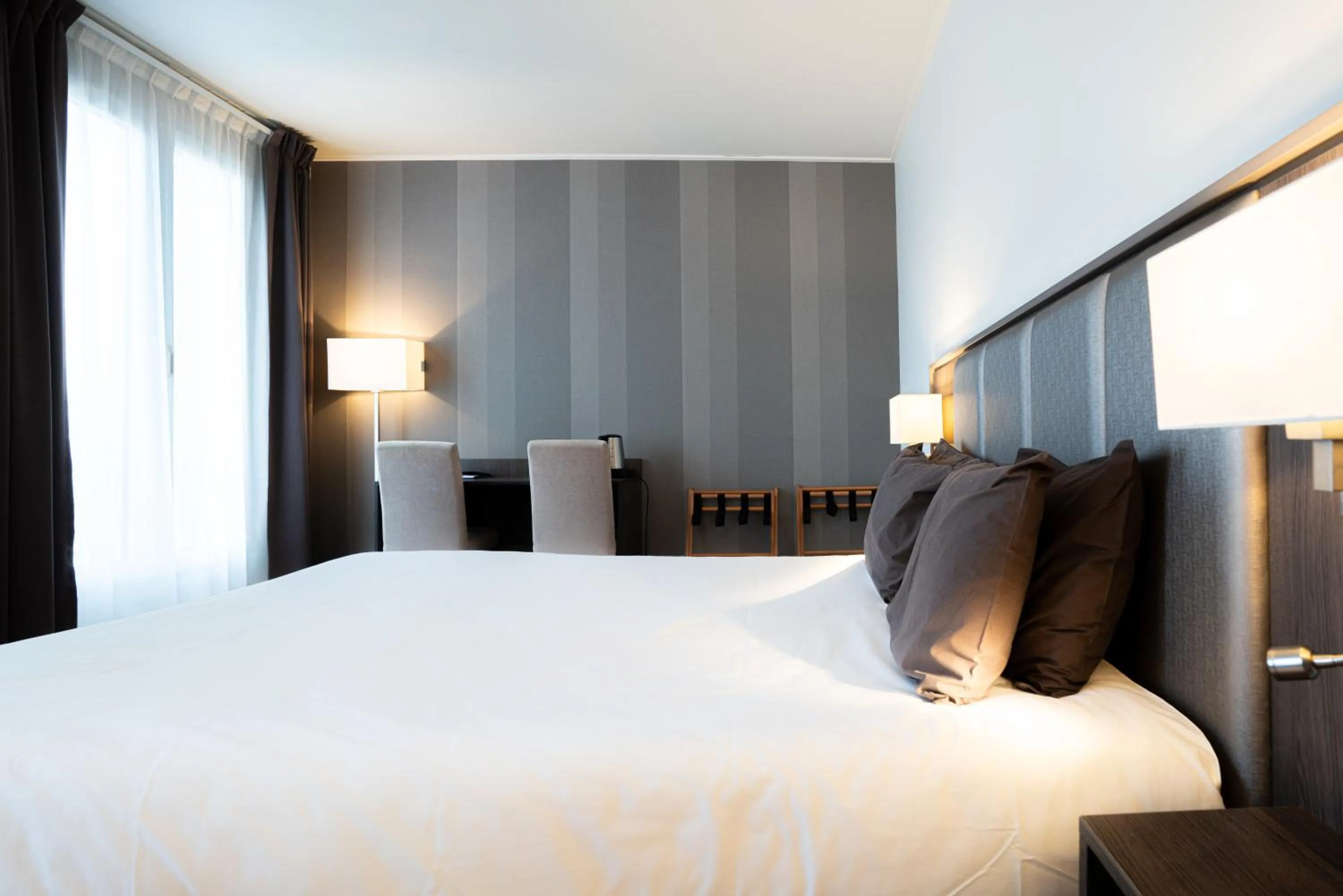 Bedroom, Bed in Hotel de Flore - Montmartre