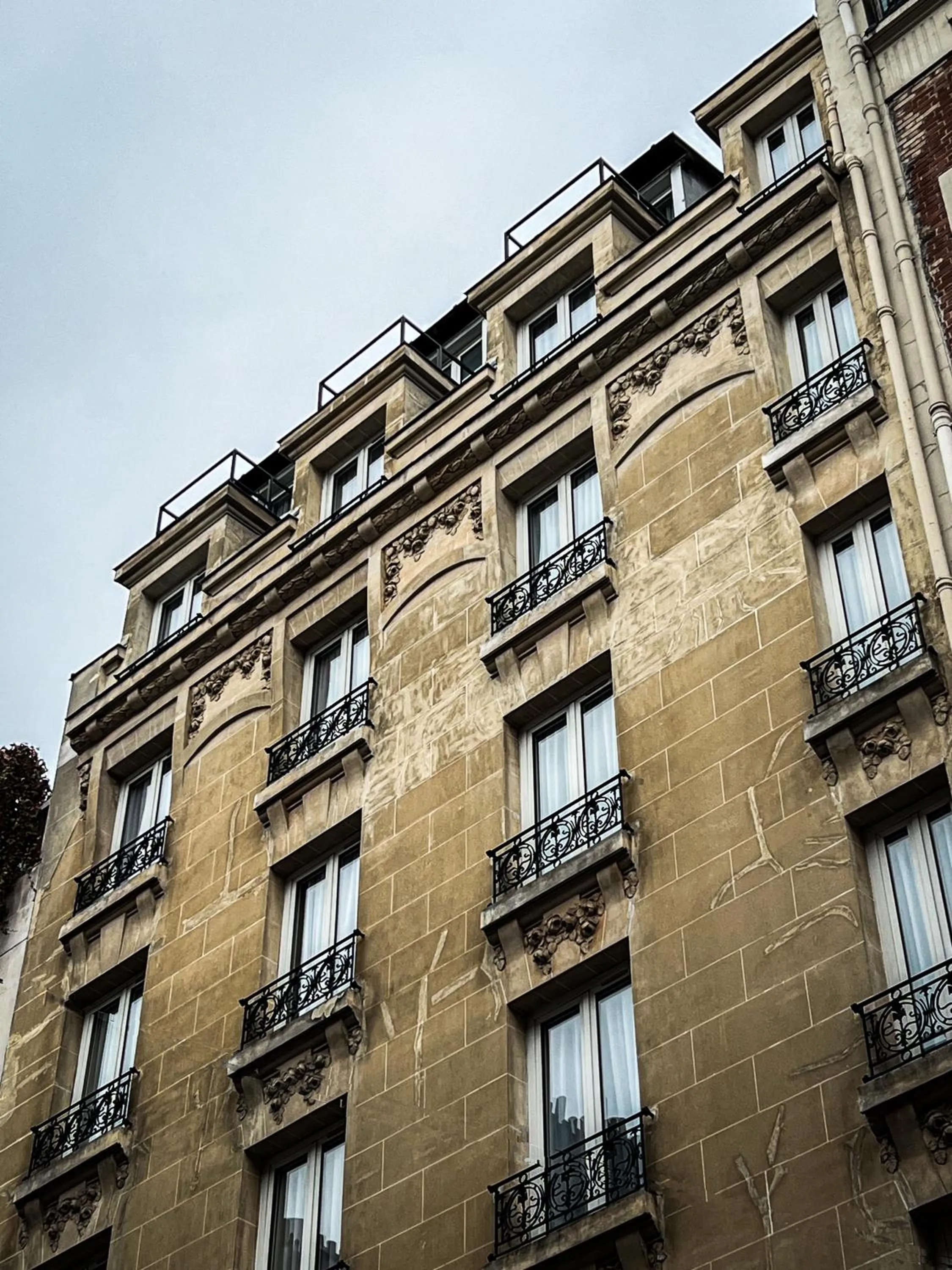 Property building in Hotel de Flore - Montmartre