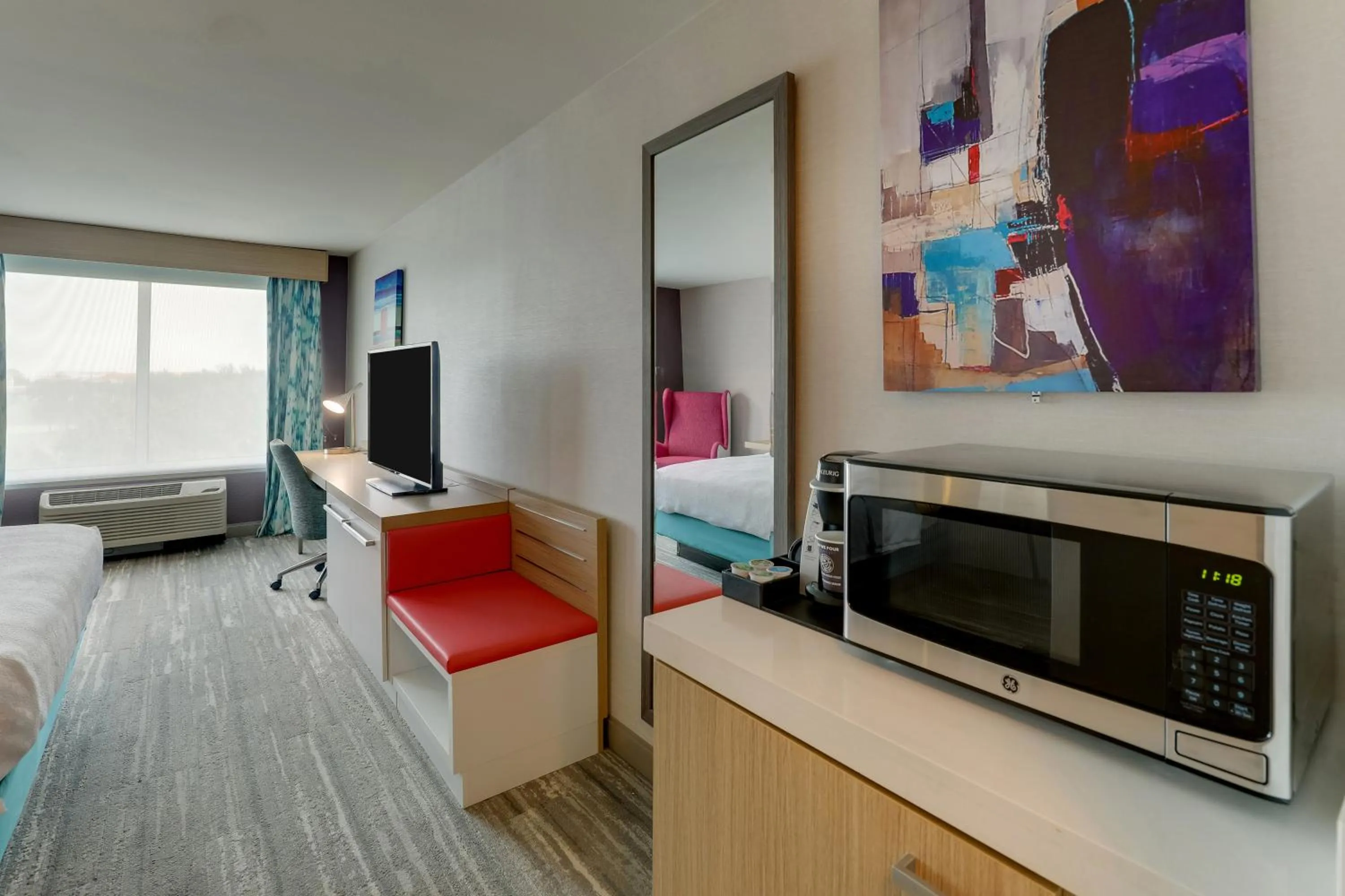 TV and multimedia in Hilton Garden Inn Fort Worth/Fossil Creek