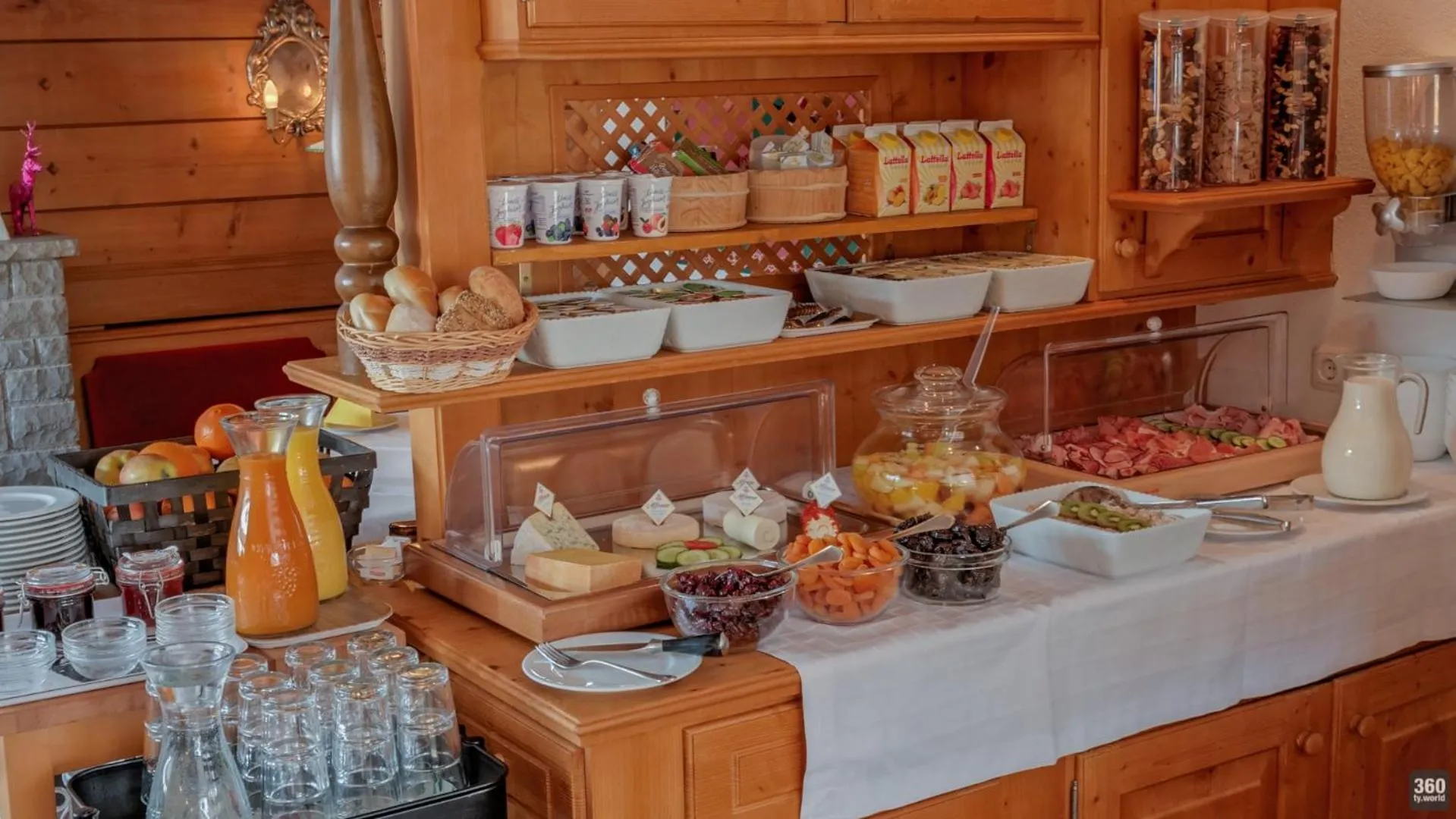 Breakfast in Haus Schrofenstein