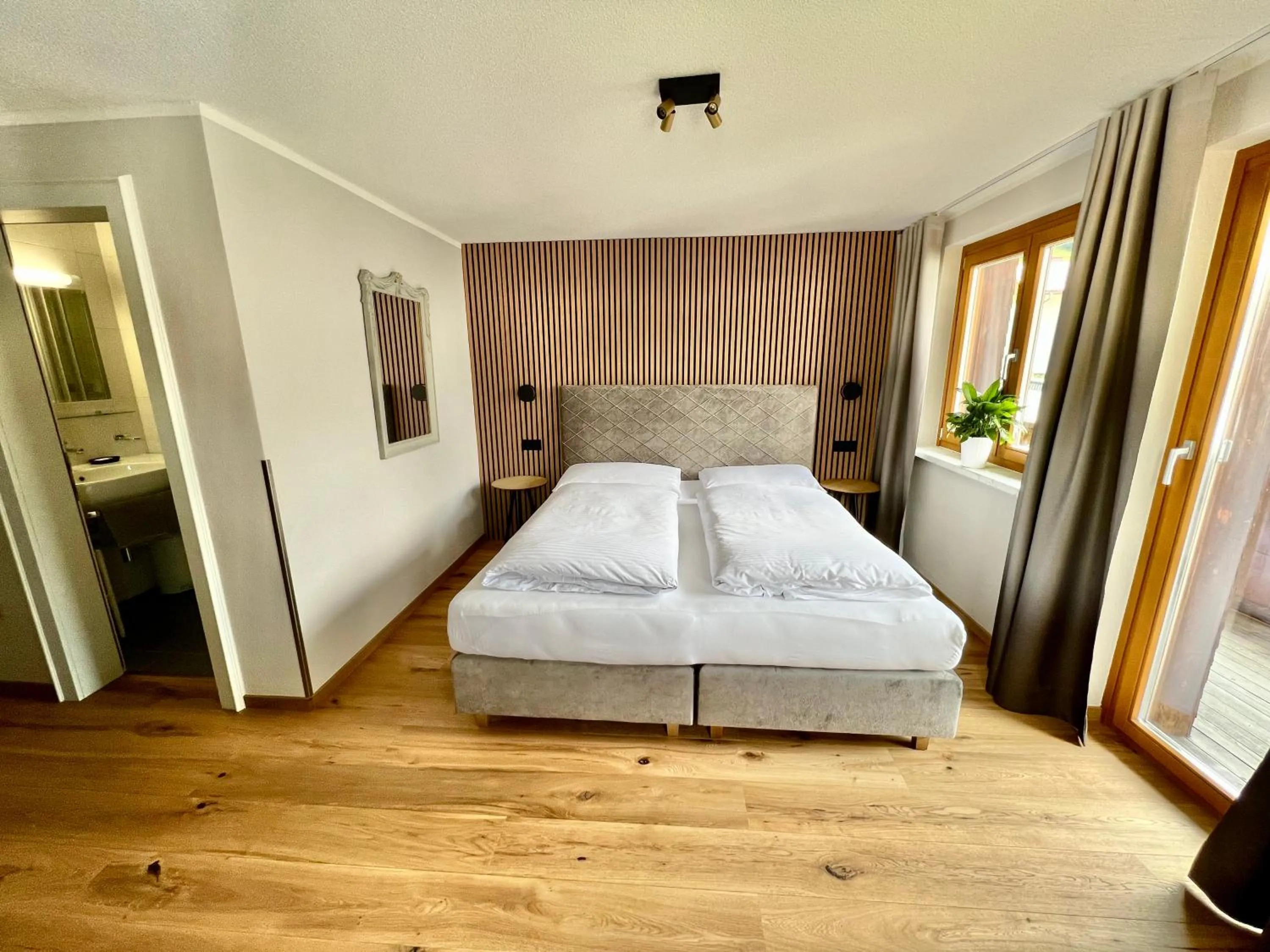 Photo of the whole room, Bed in Haus Schrofenstein