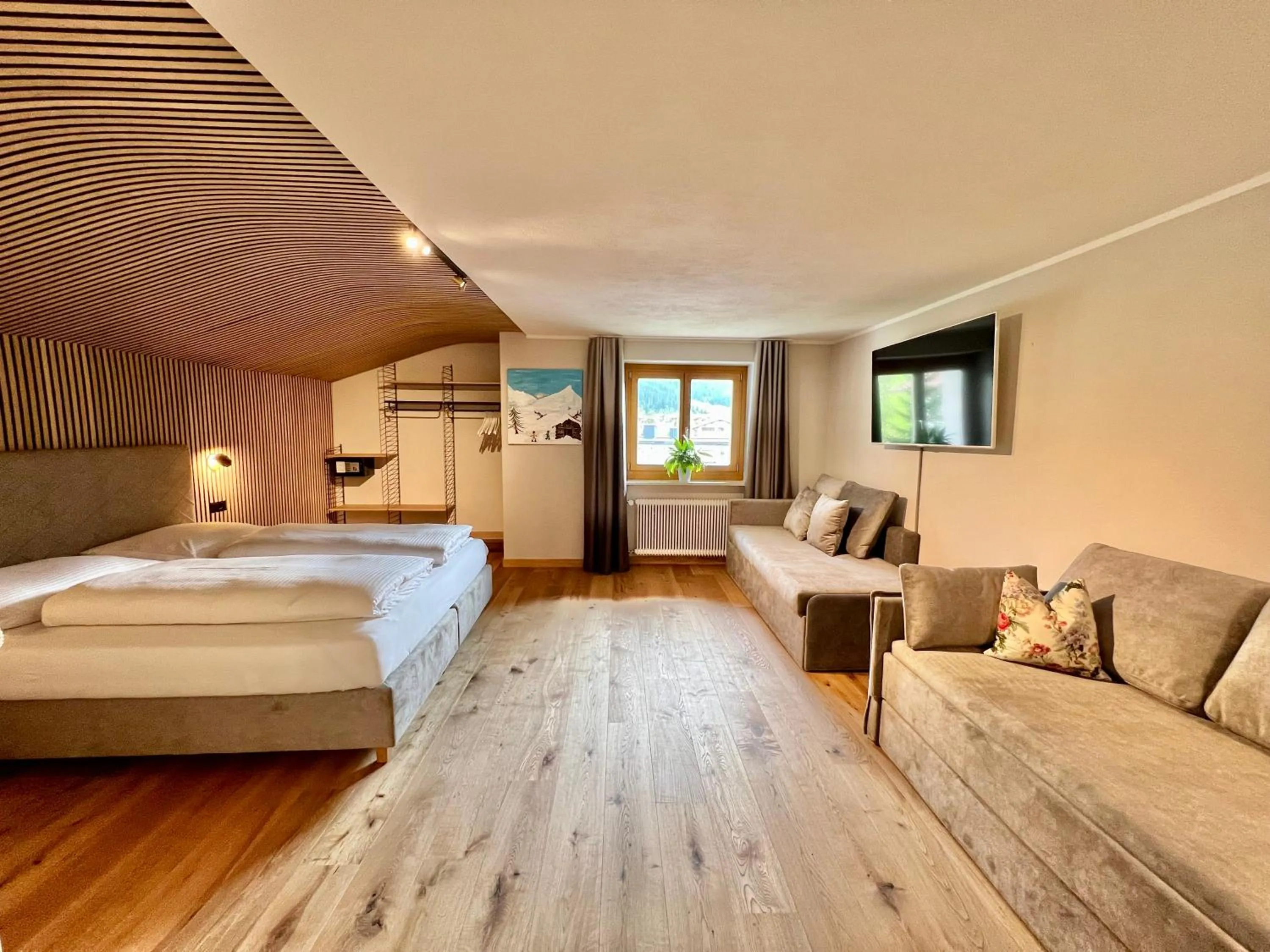 Bed in Haus Schrofenstein