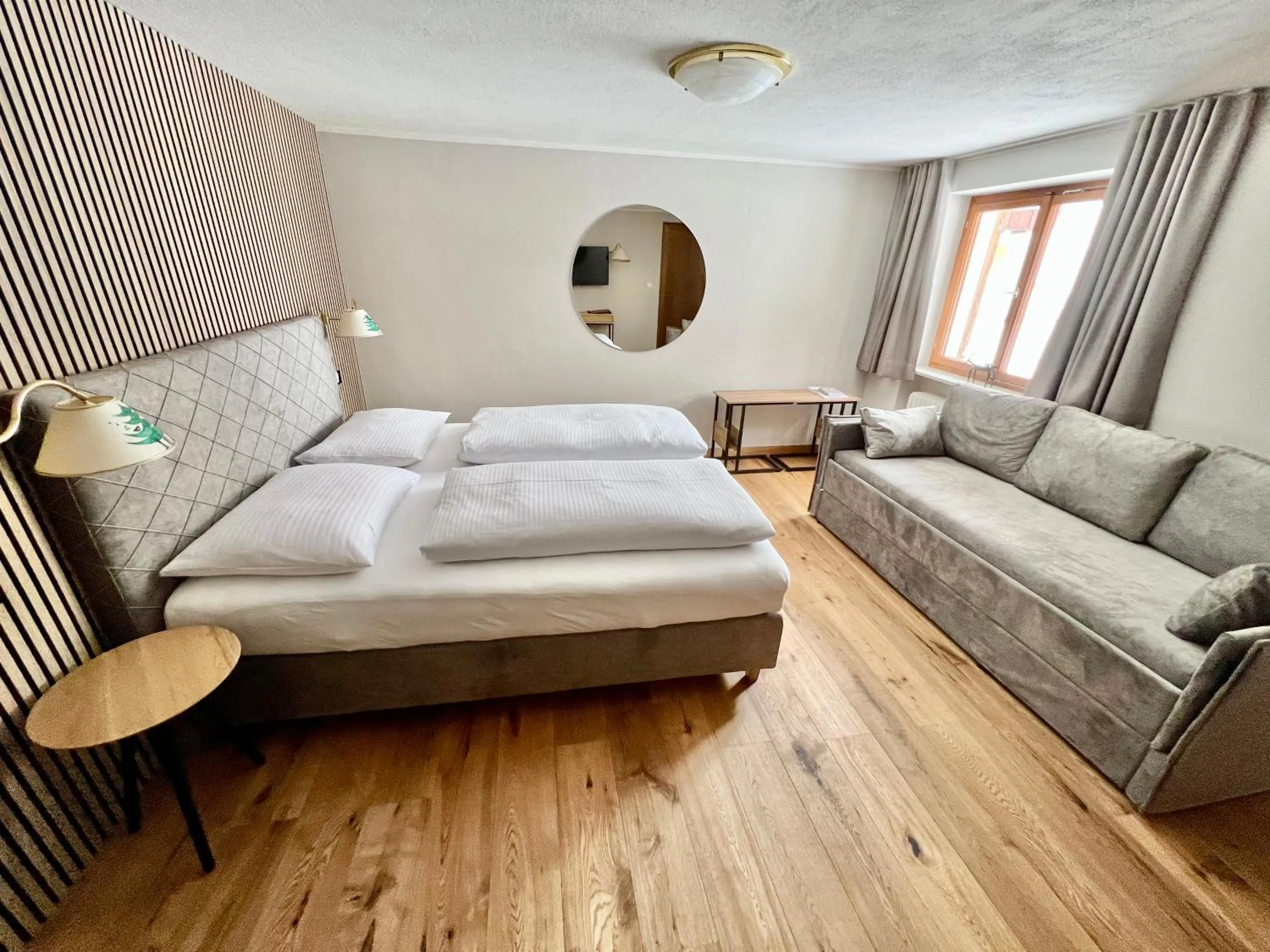 Photo of the whole room, Bed in Haus Schrofenstein