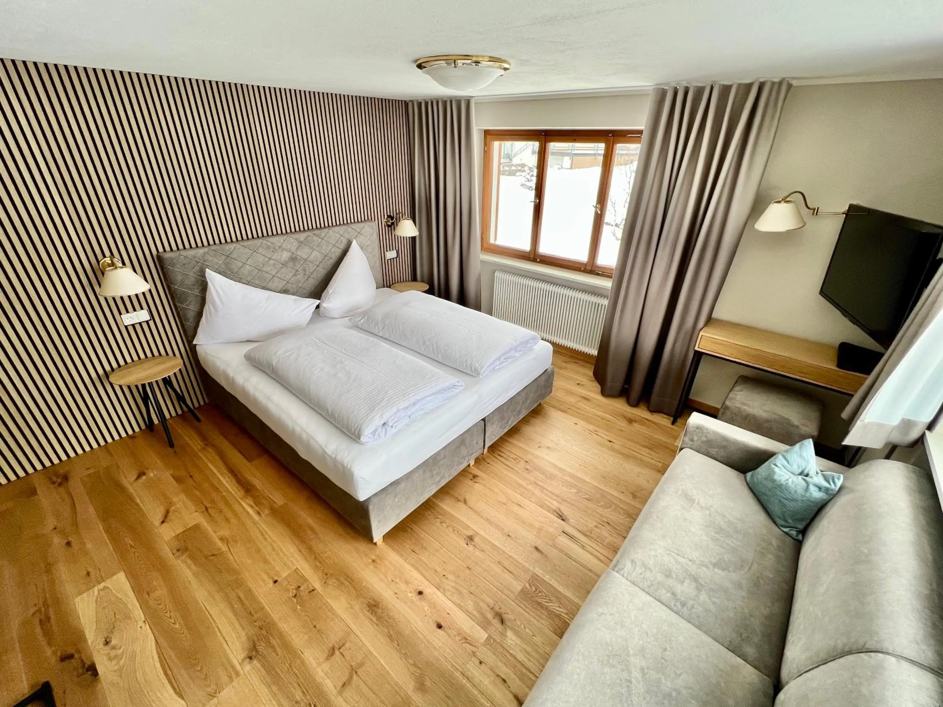 Photo of the whole room, Bed in Haus Schrofenstein