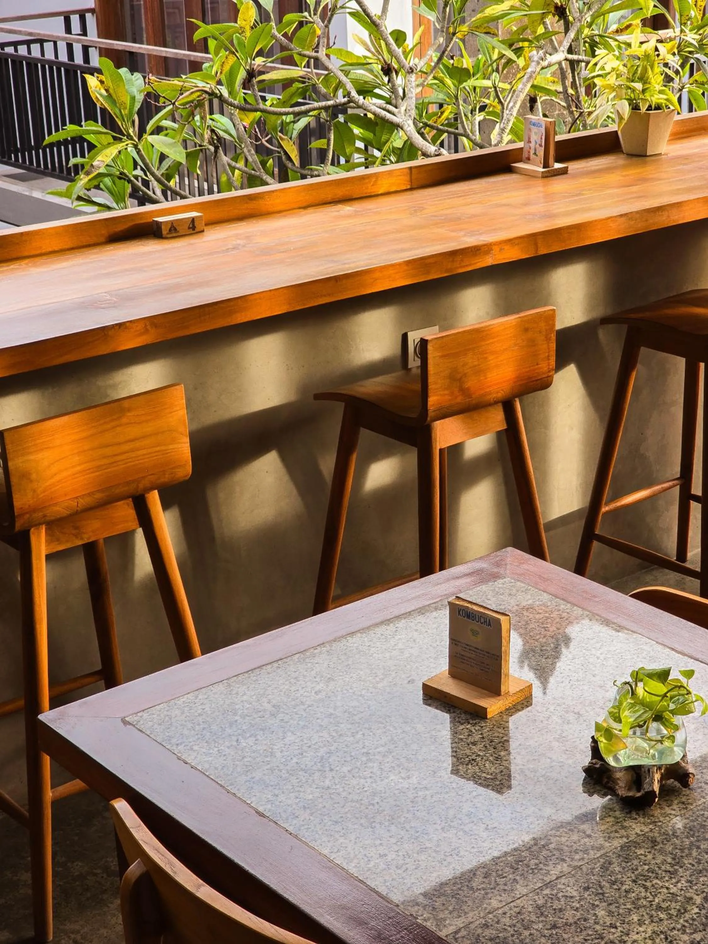 Restaurant/places to eat in Perissos Echo Beach