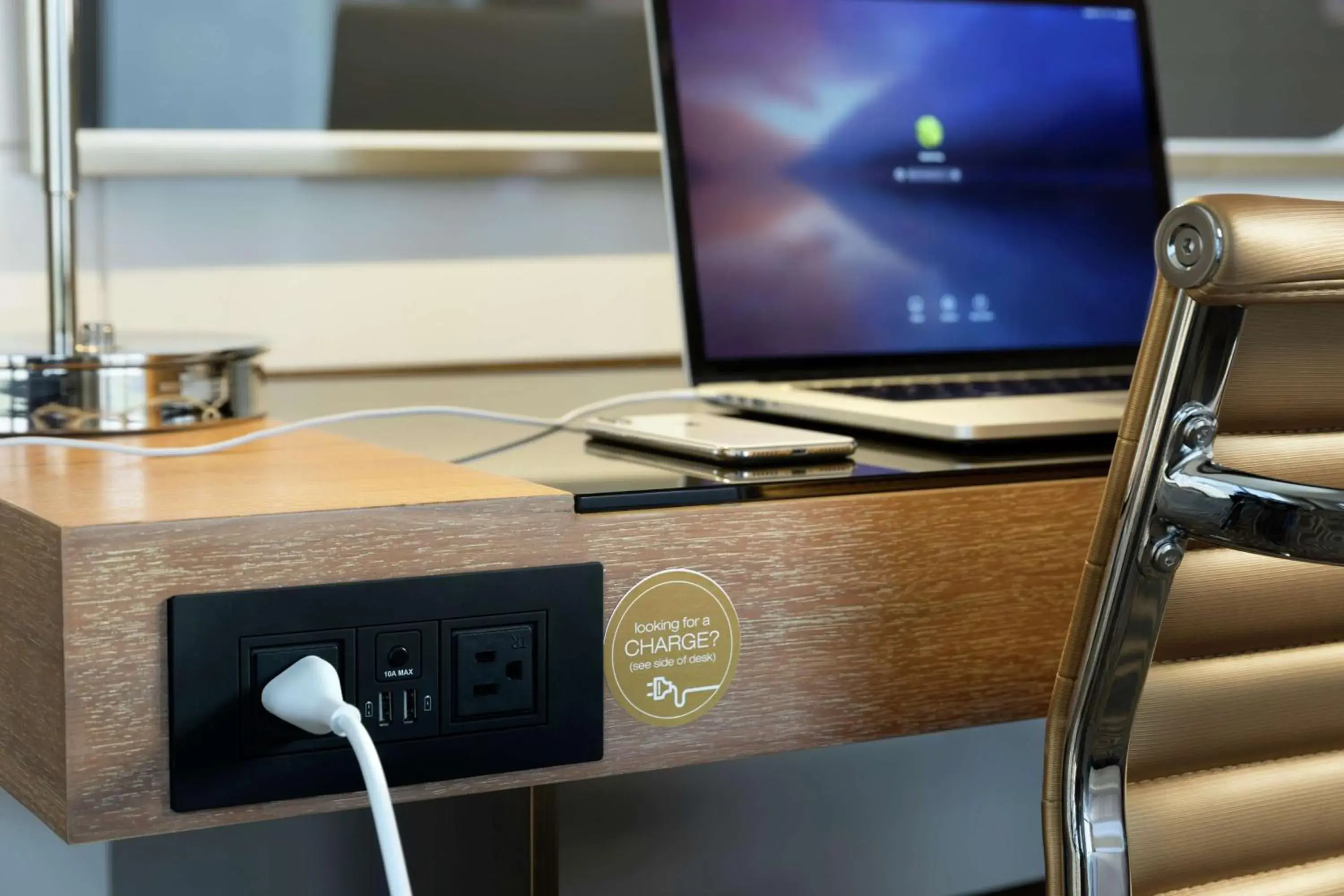 Junior King Suite - Non-Smoking in DoubleTree by Hilton Hotel Dallas Campbell Centre Junior King Suite - Non-Smoking in DoubleTree by Hilton Hotel Dallas Campbell Centre