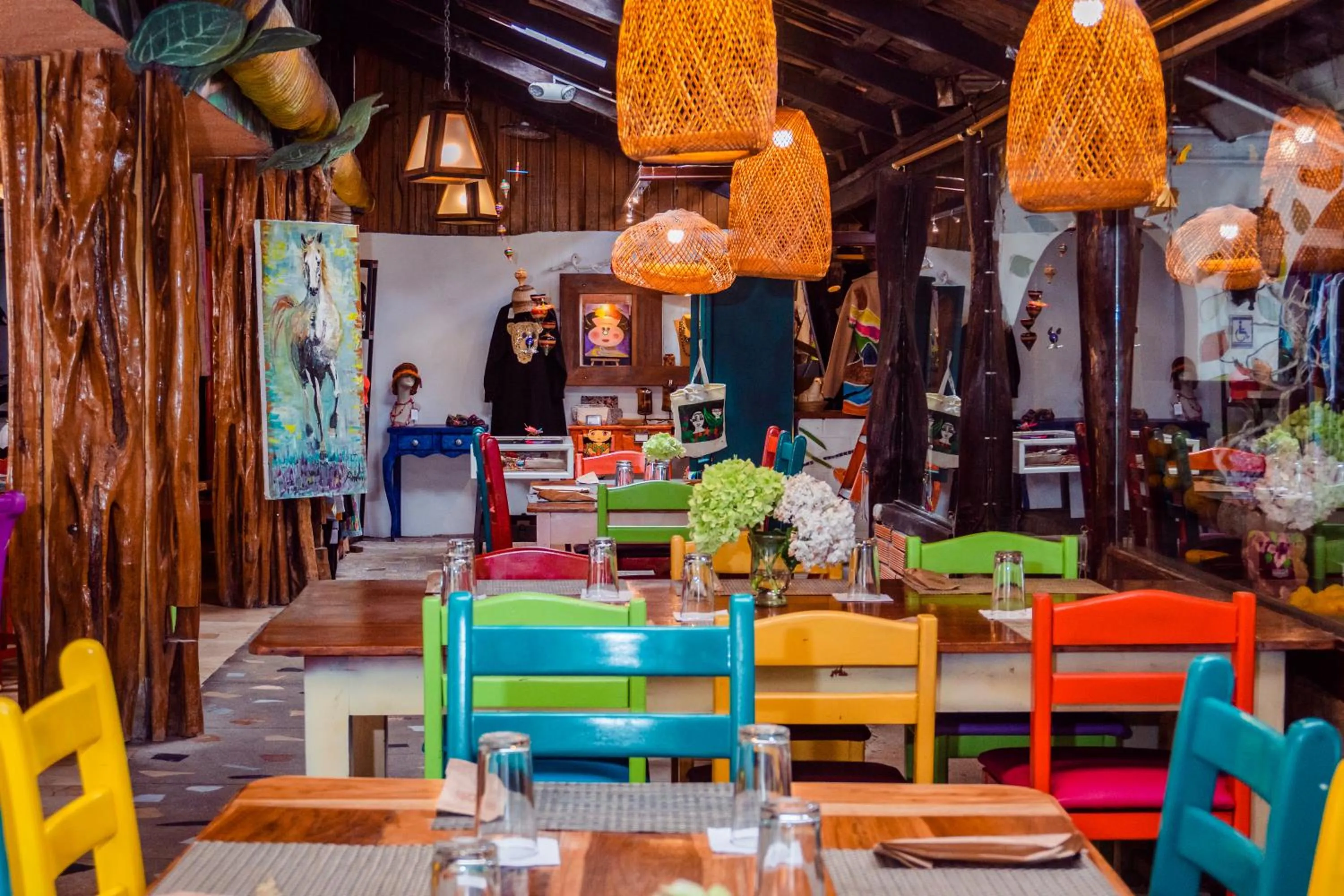 Restaurant/places to eat in Spa Hosteria Miramelindo