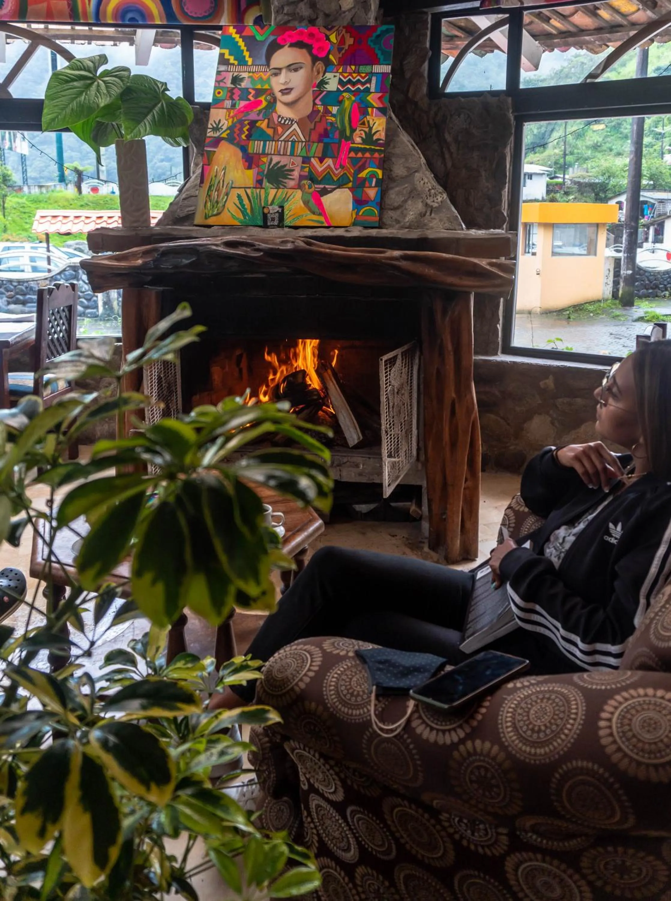 Communal lounge/ TV room in Spa Hosteria Miramelindo