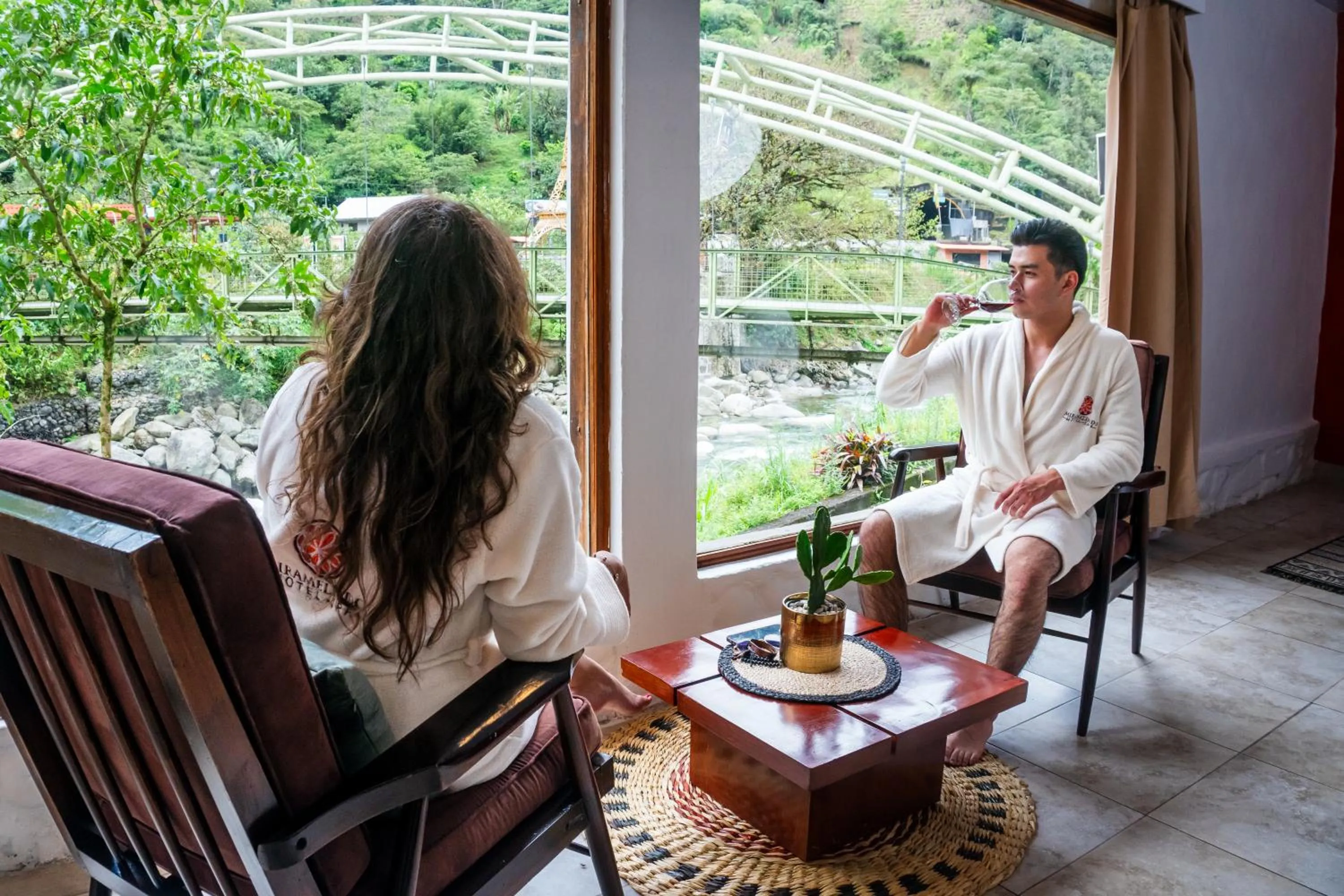 People in Spa Hosteria Miramelindo