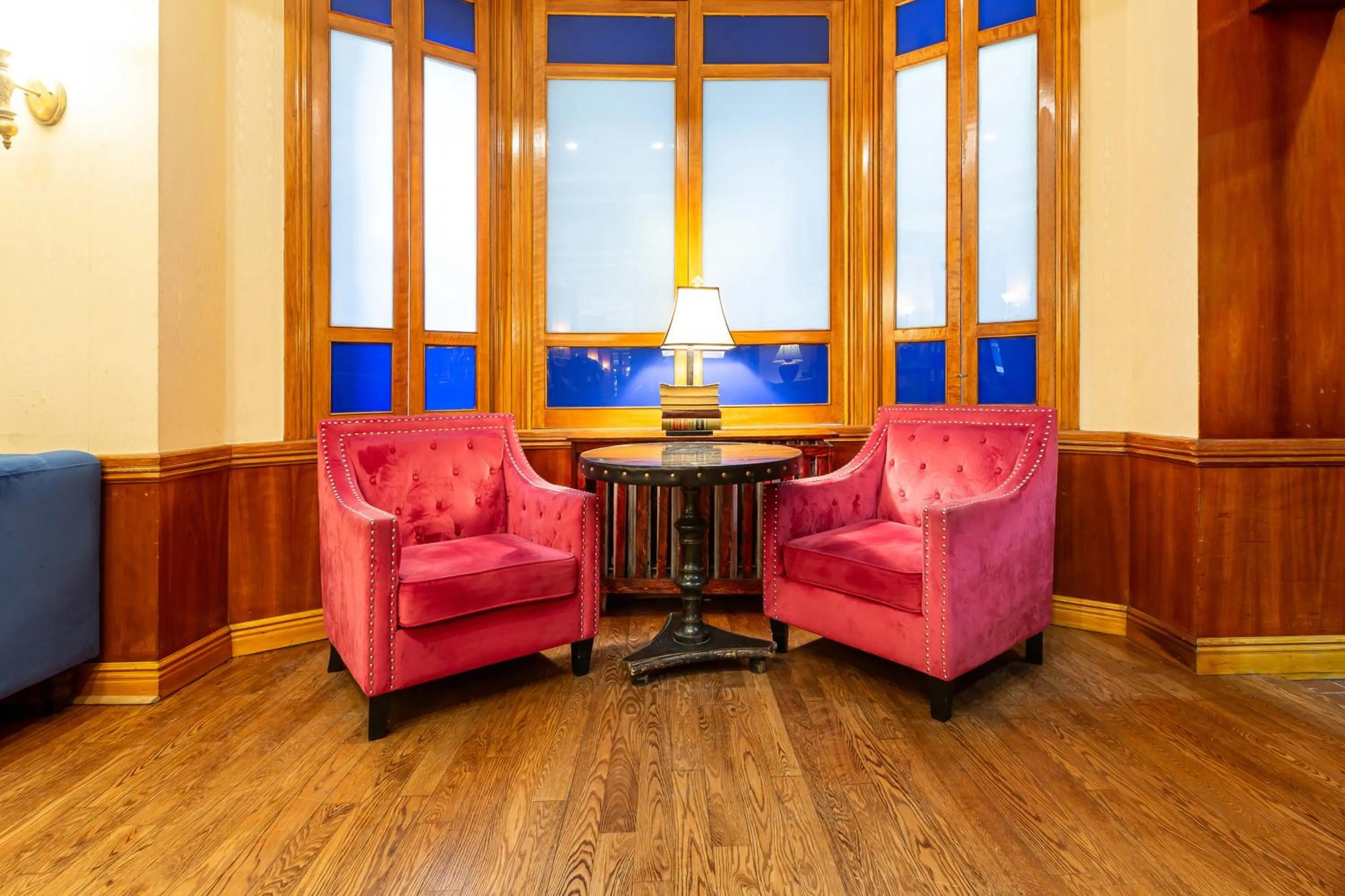 Communal lounge/ TV room in Hotel St. James