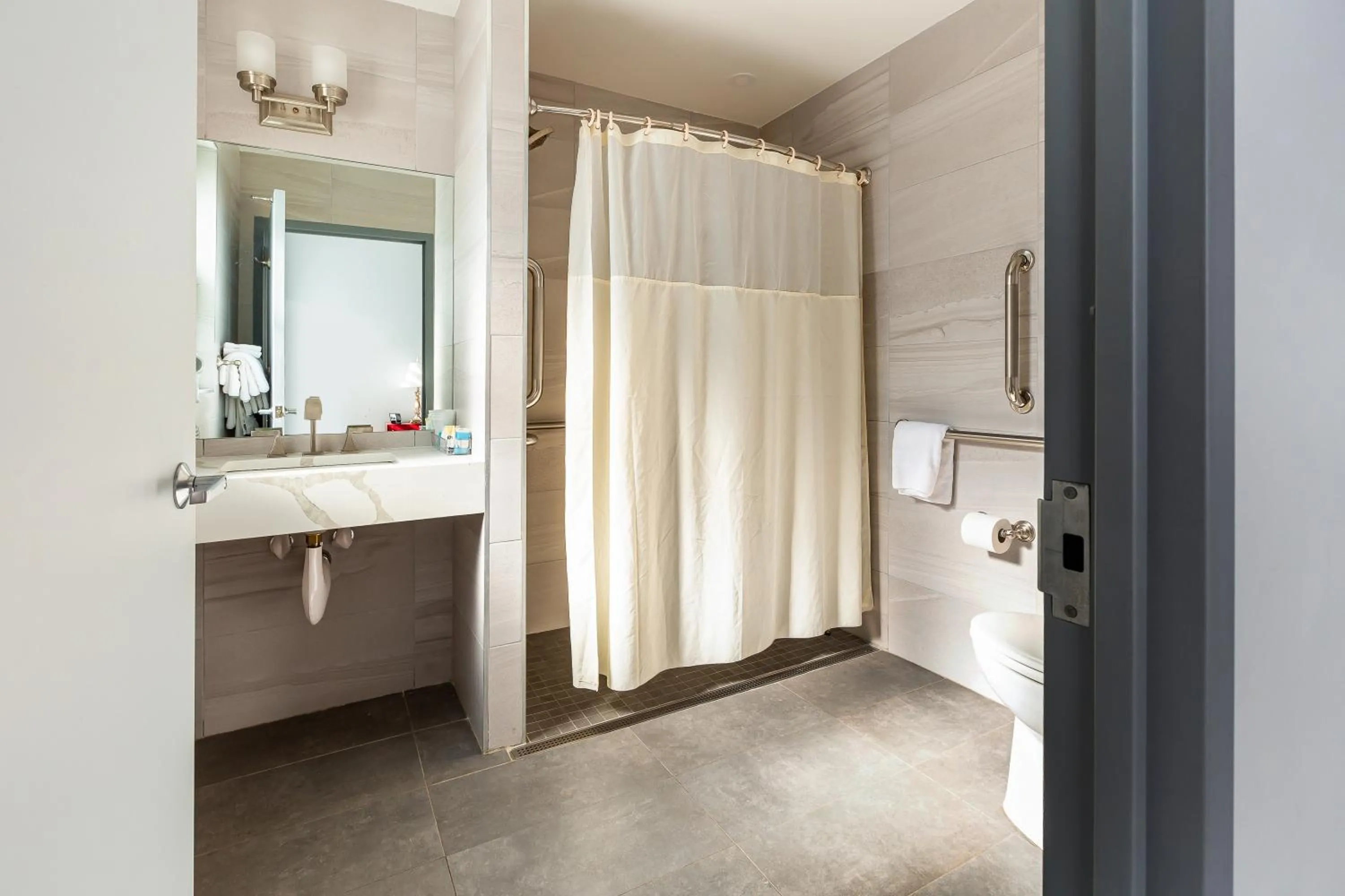 Shower in Hotel St. James