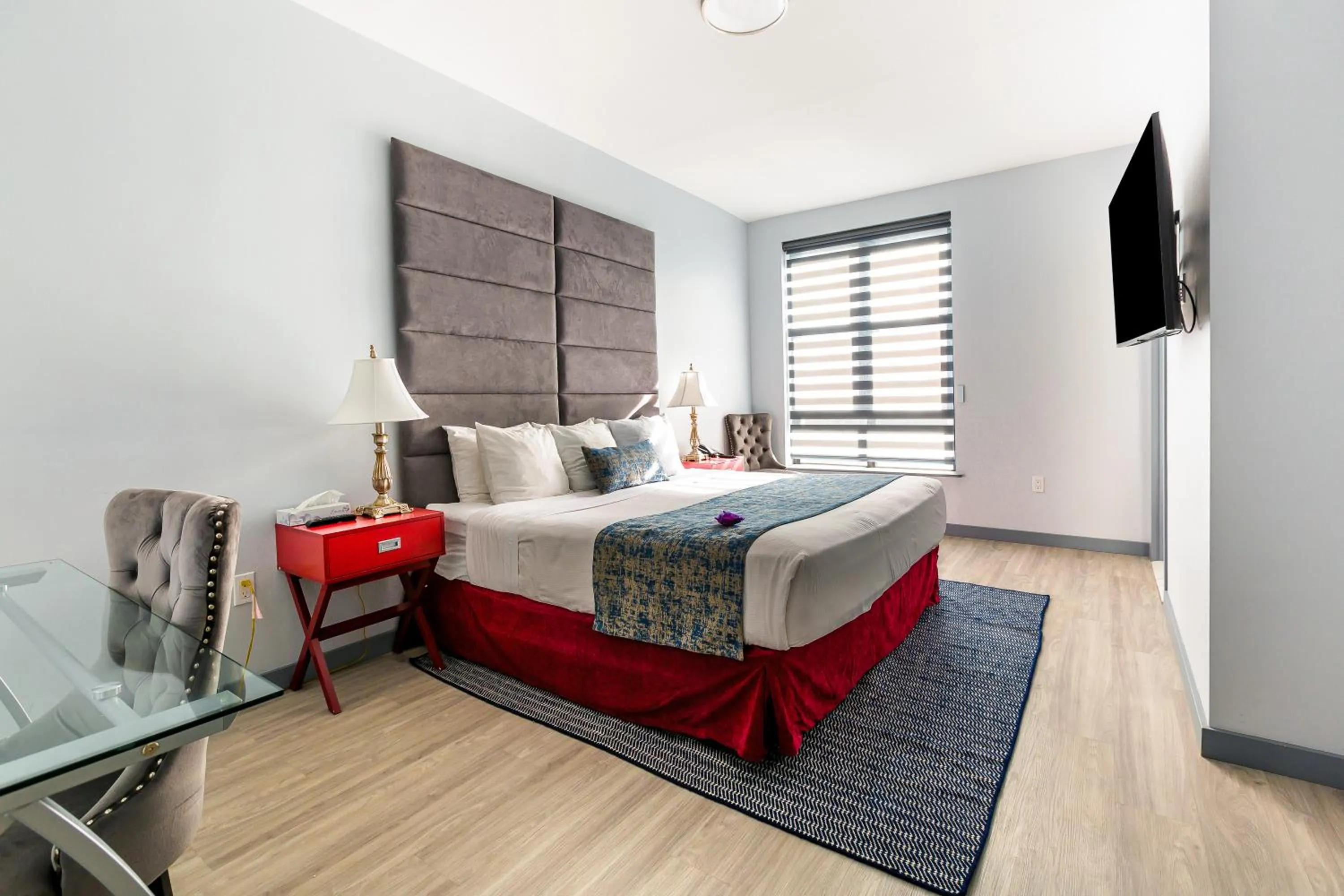 TV and multimedia, Bed in Hotel St. James