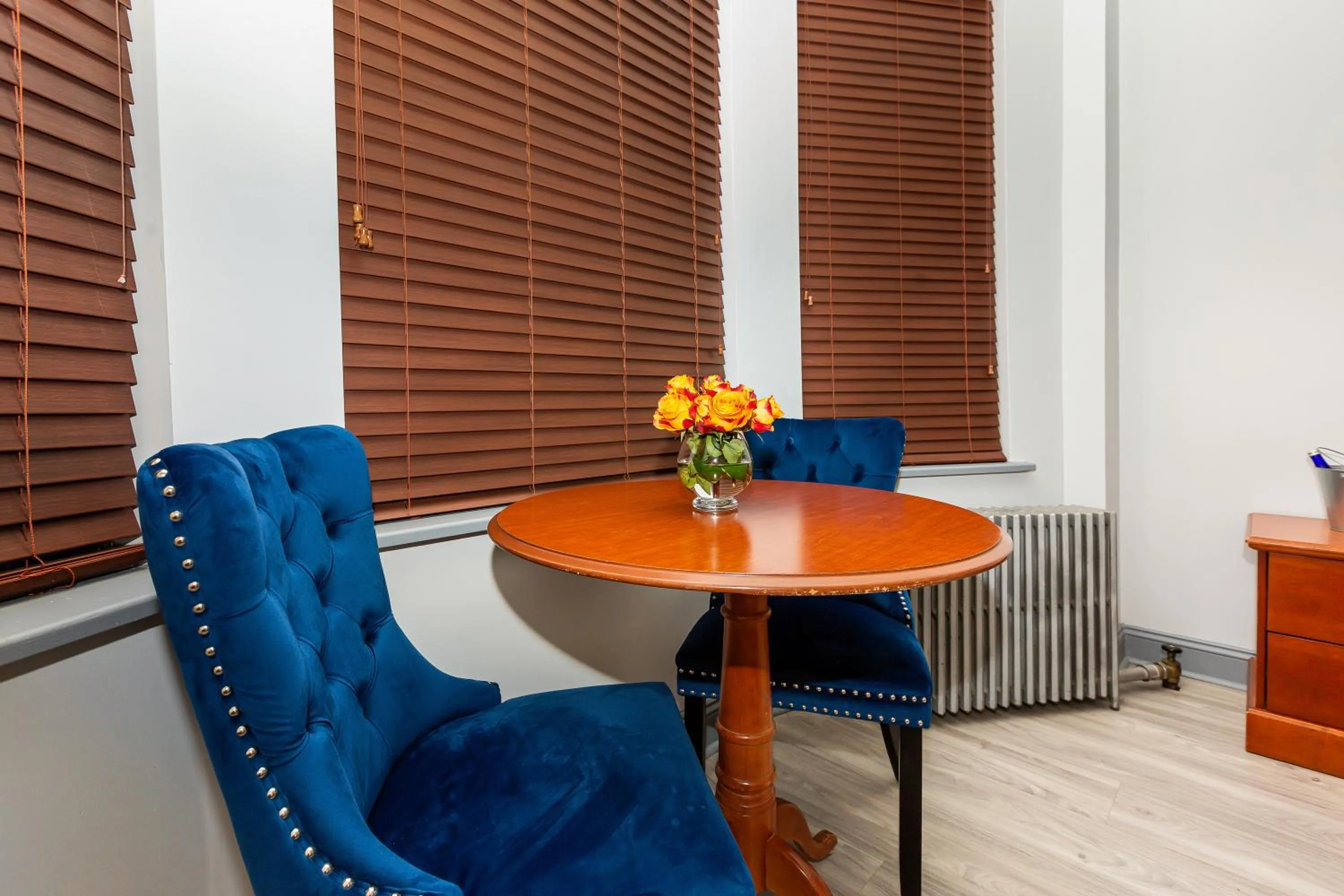 Seating area in Hotel St. James