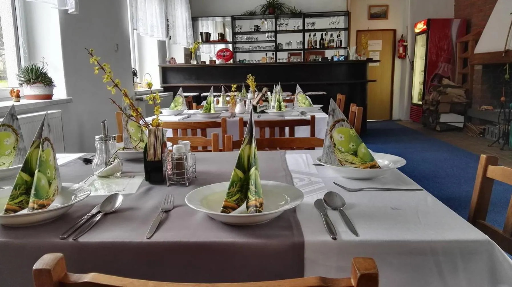 Communal lounge/ TV room in Hotel Jestřábí