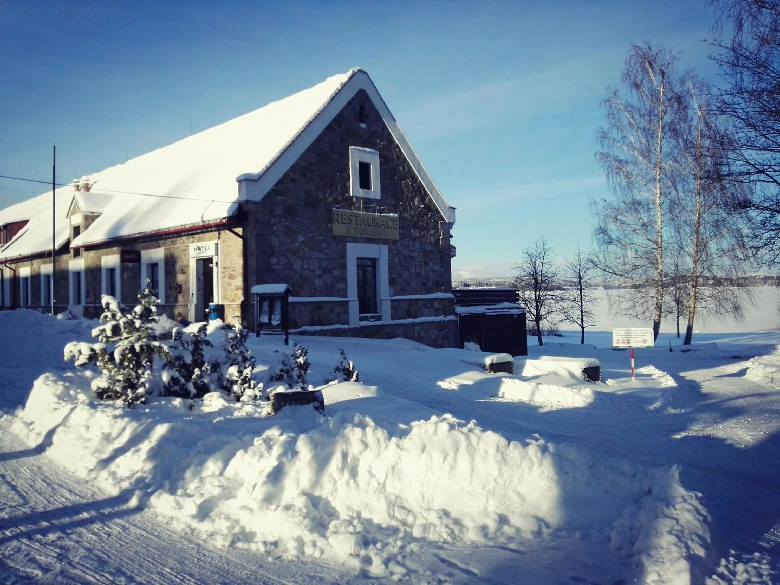 Restaurant/places to eat in Hotel Jestřábí