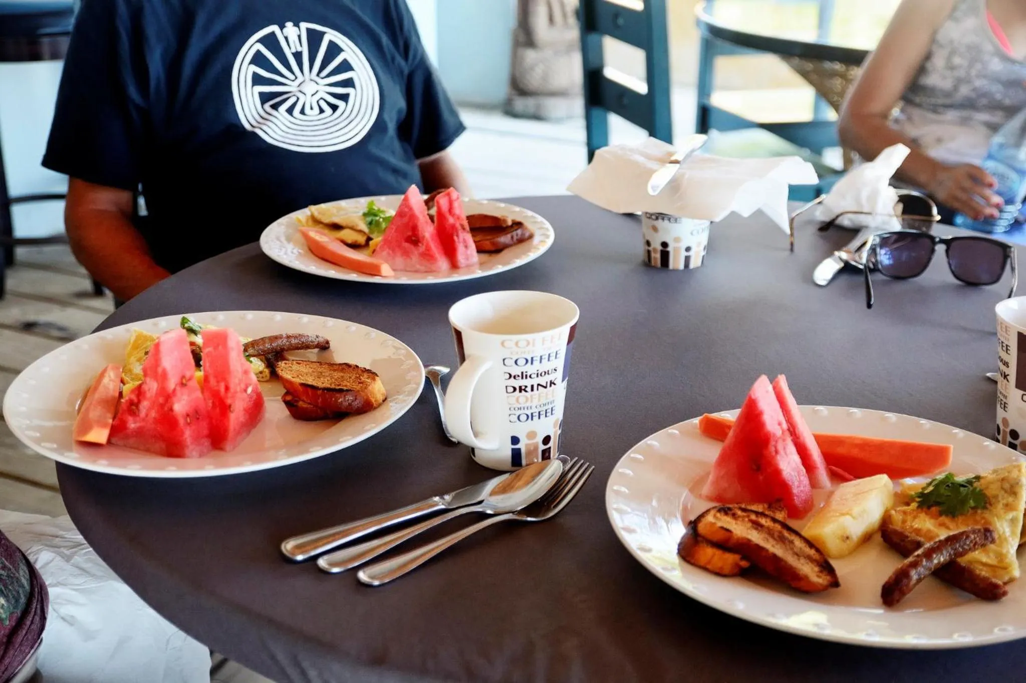 Breakfast in Parrot Cove Lodge