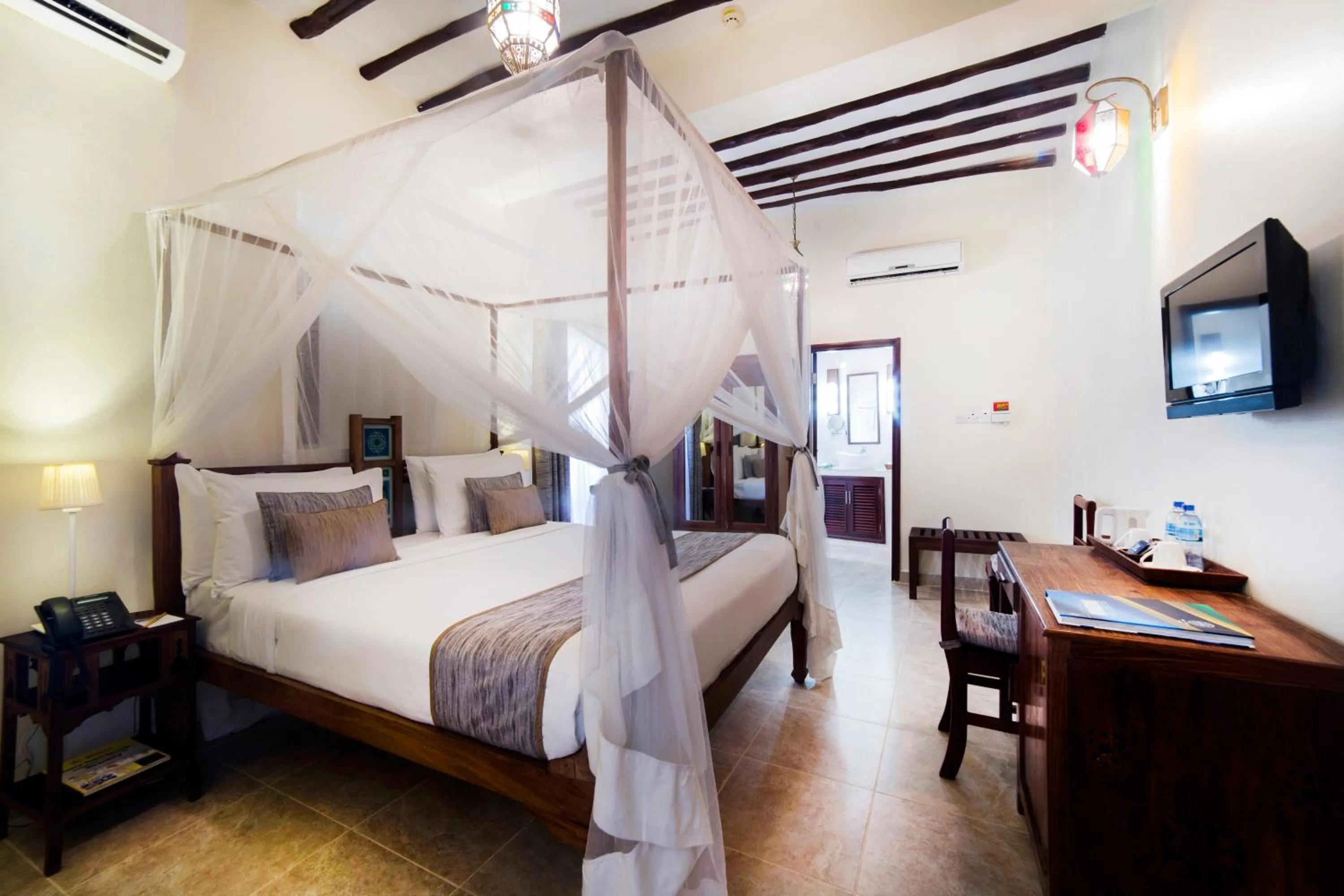 Photo of the whole room, Bed in Maru Maru Hotel