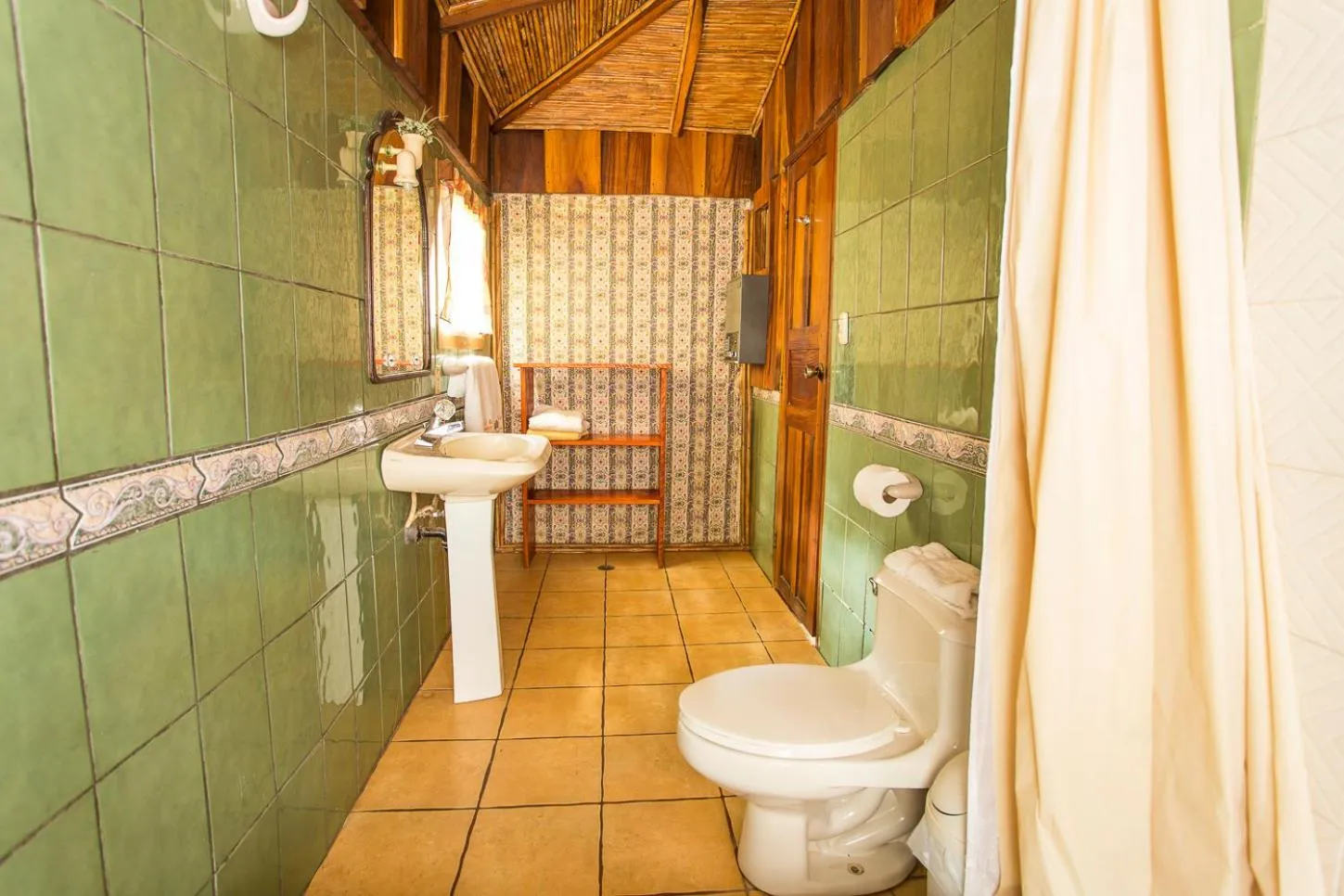 Bathroom in Redwood Beach Resort