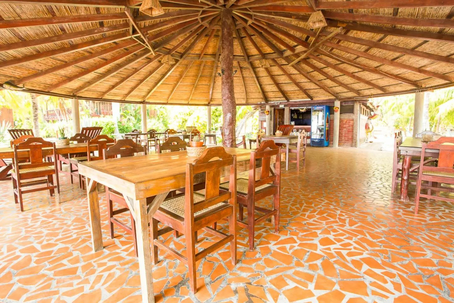 Restaurant/places to eat in Redwood Beach Resort