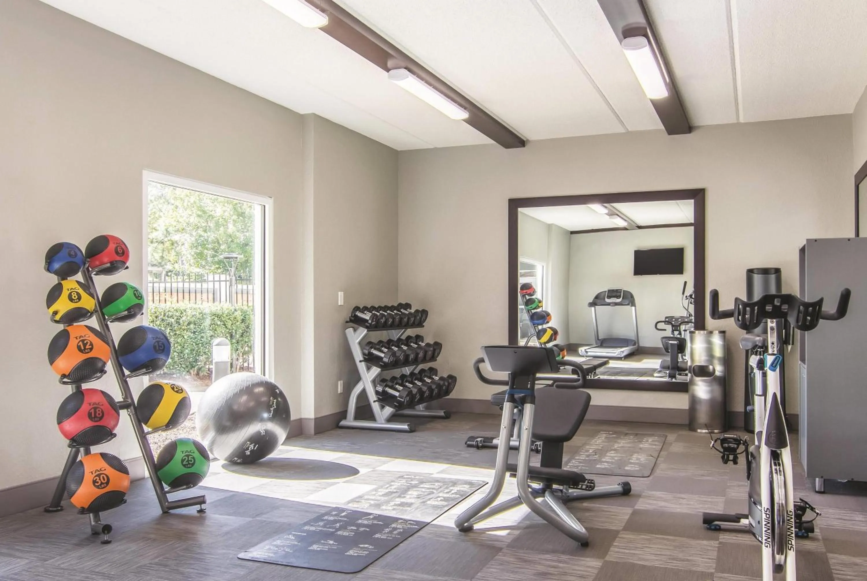 Fitness centre/facilities in La Quinta by Wyndham Atlanta Perimeter Medical