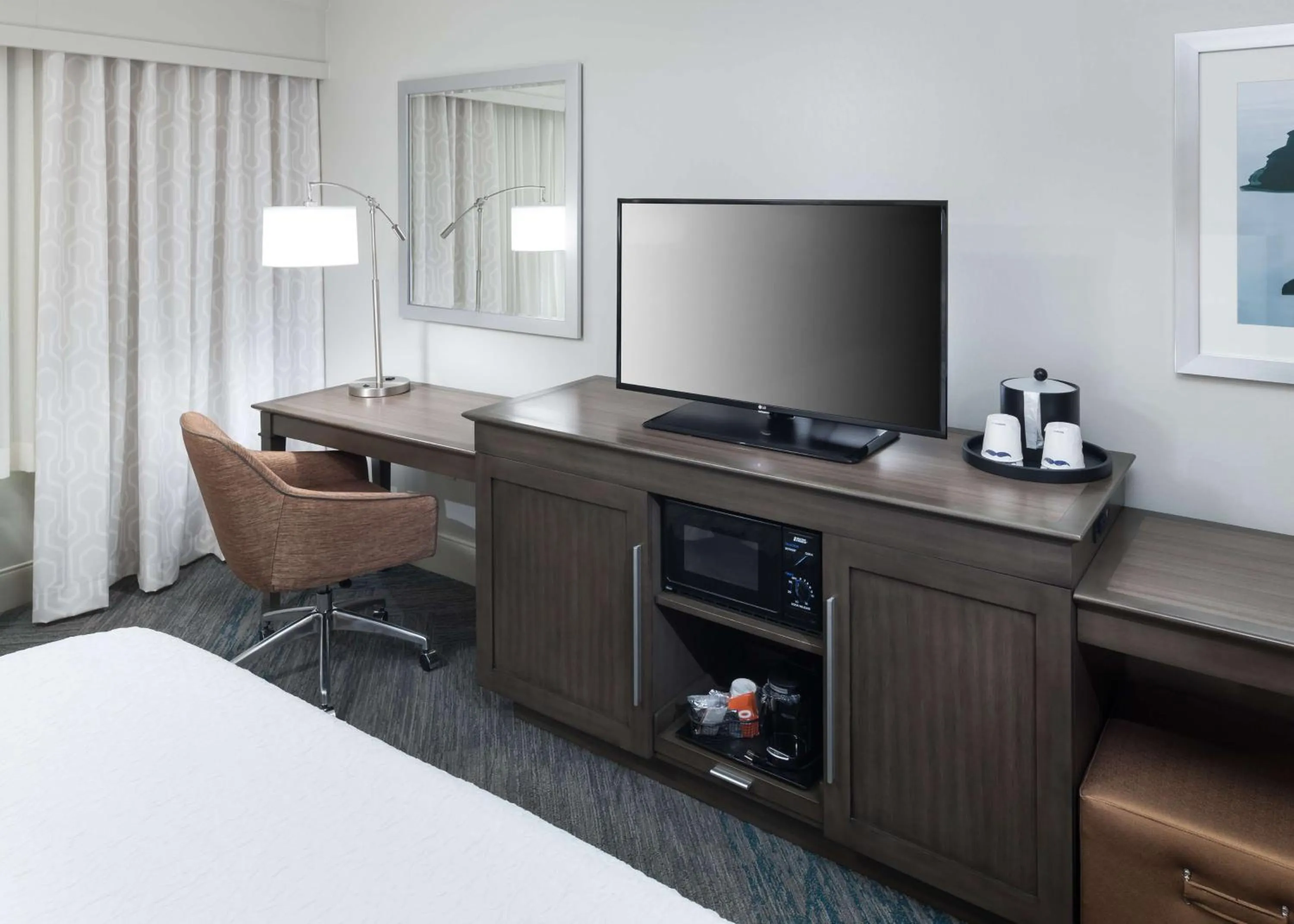 Bedroom, Bed in Hampton Inn Fort Lauderdale Downtown Las Olas Area