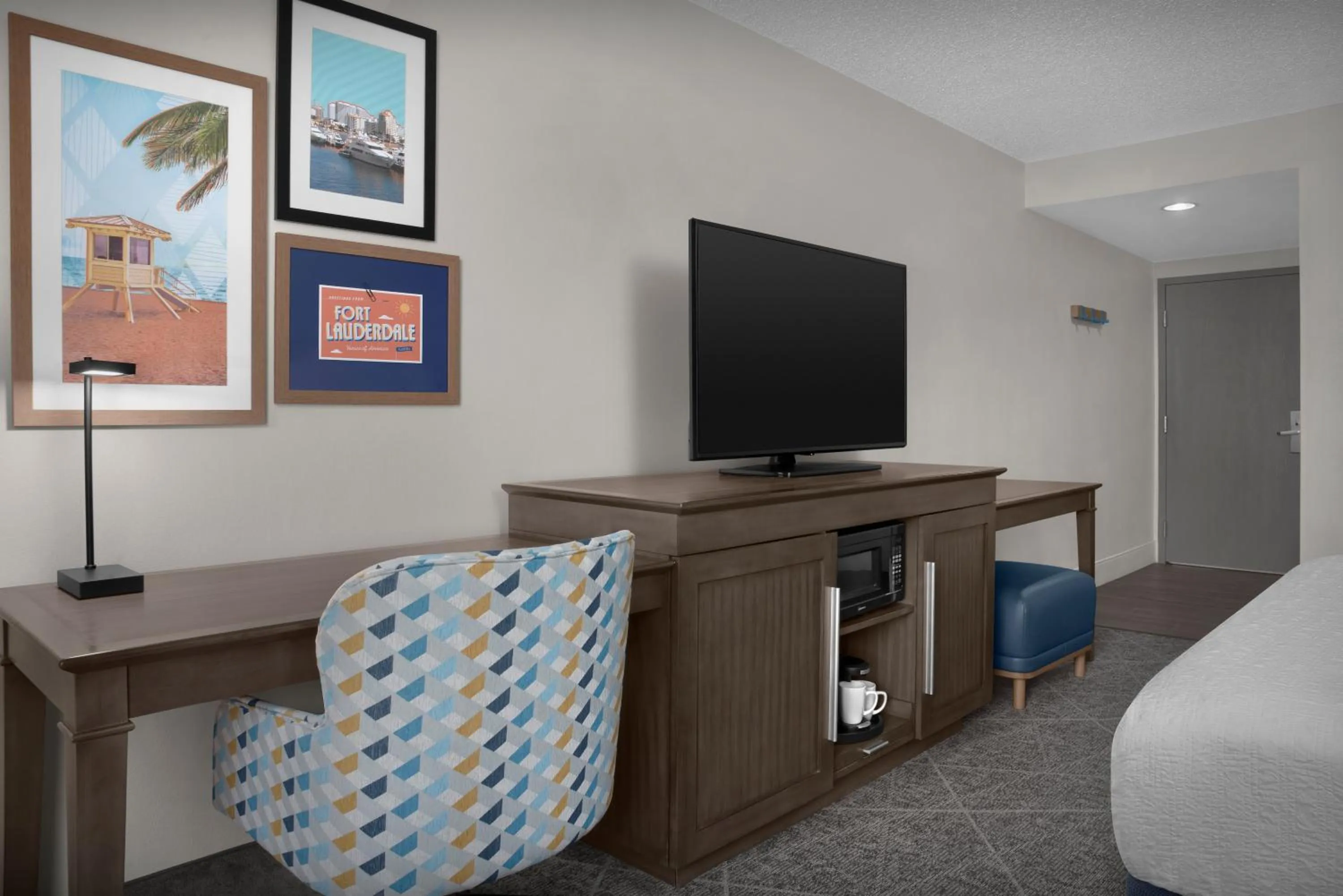 Bedroom, Bed in Hampton Inn Fort Lauderdale Downtown Las Olas Area