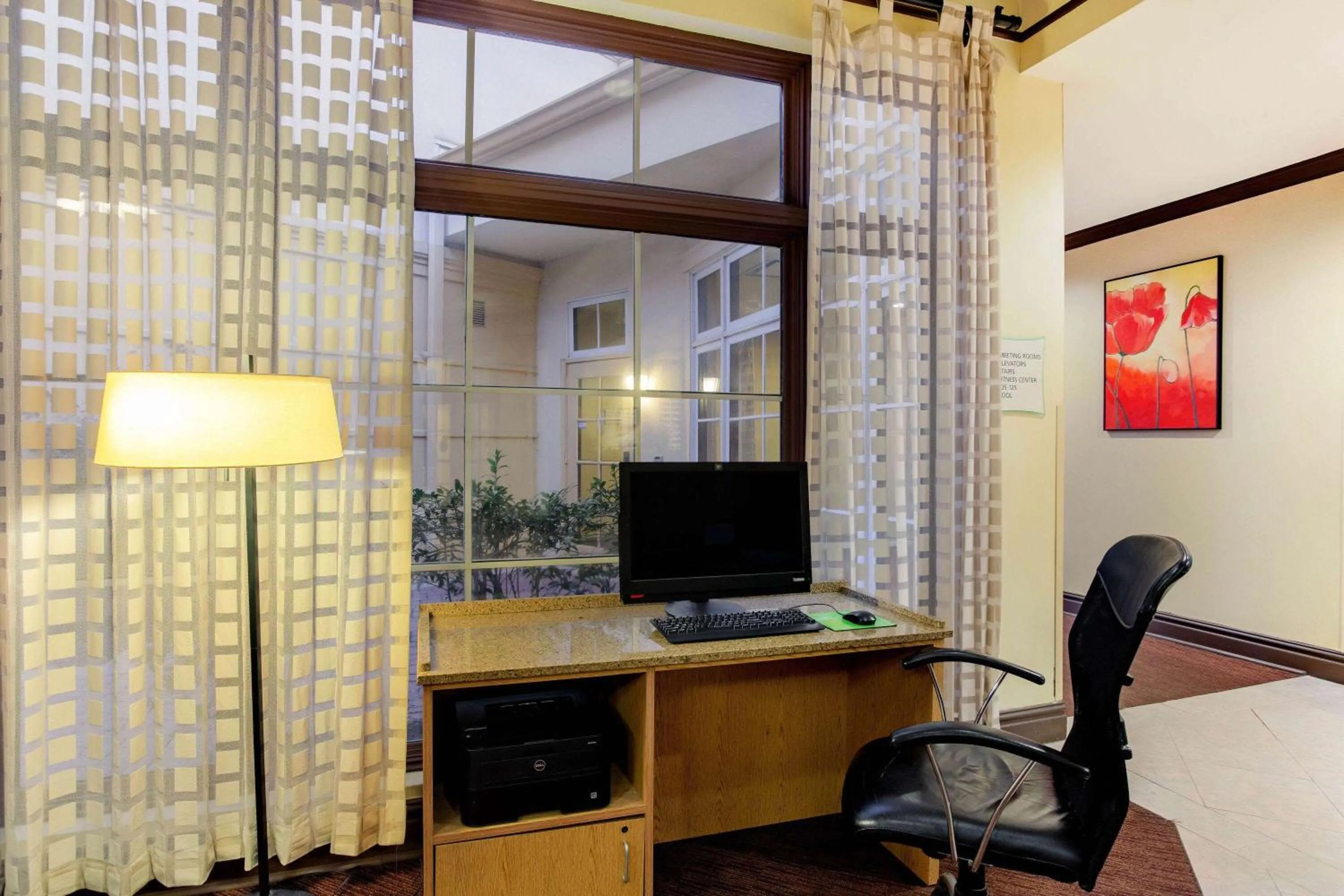 Business facilities in La Quinta by Wyndham Raleigh/Durham Southpoint