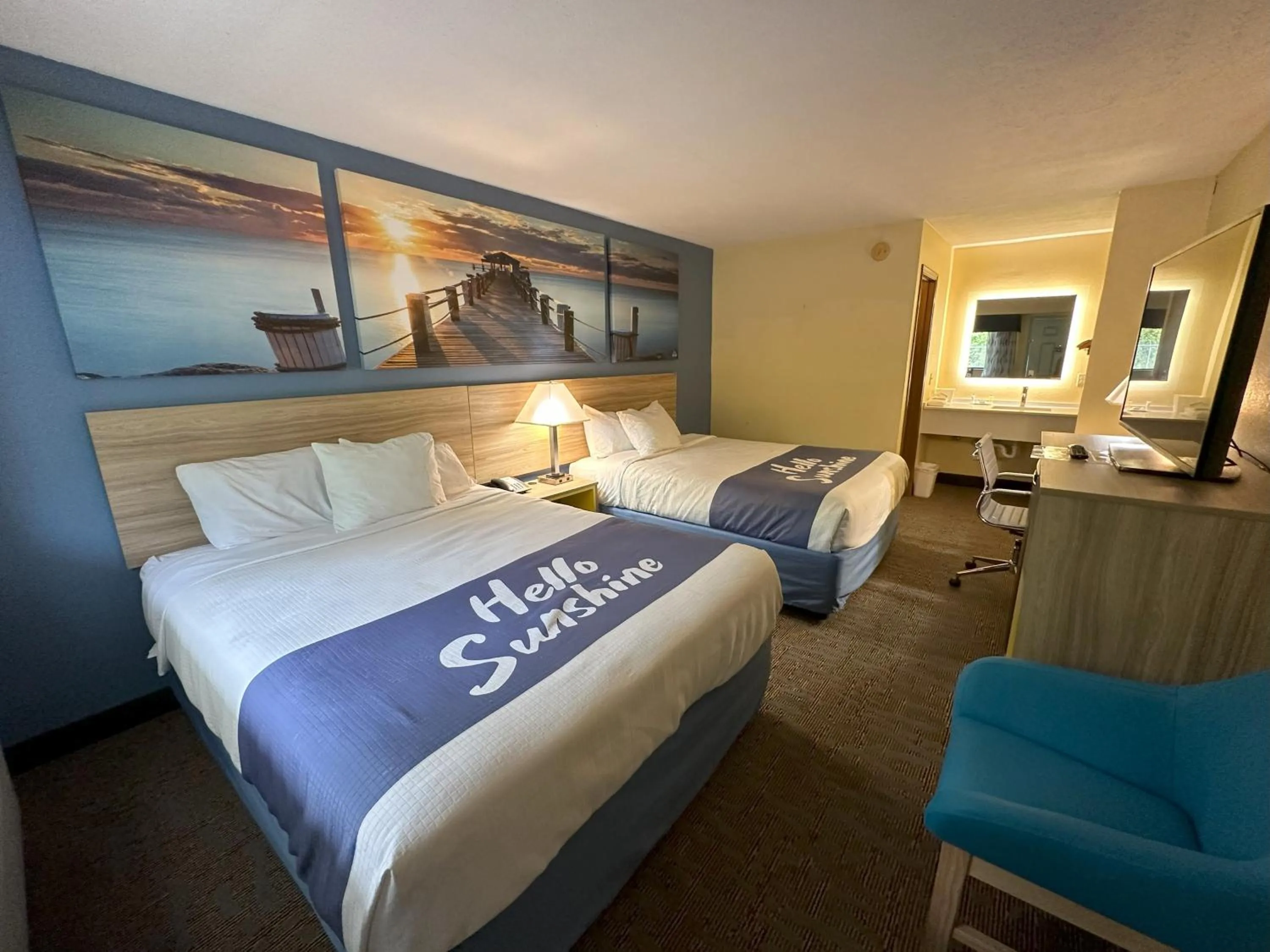 Bed in Days Inn by Wyndham Renfro Valley Mount Vernon