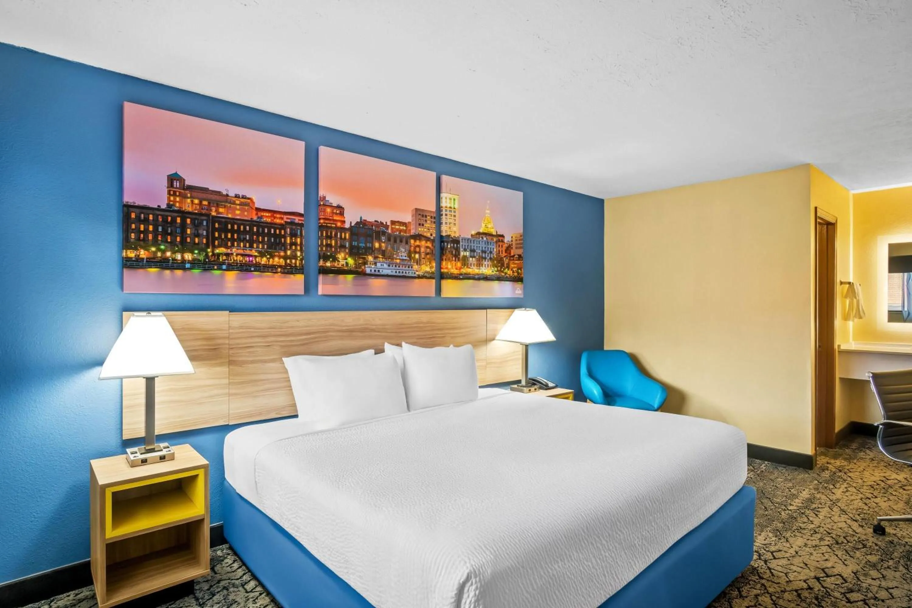 Bed in Days Inn by Wyndham Renfro Valley Mount Vernon