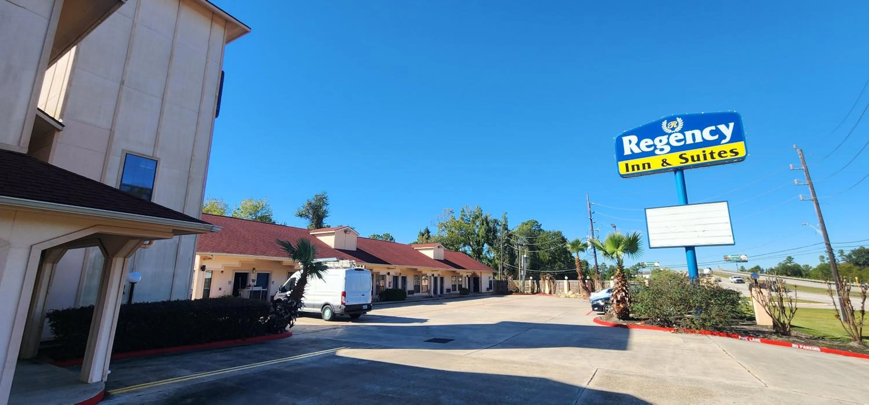 Property building in Regency Inn & Suites By Capital O Houston IAH Airport