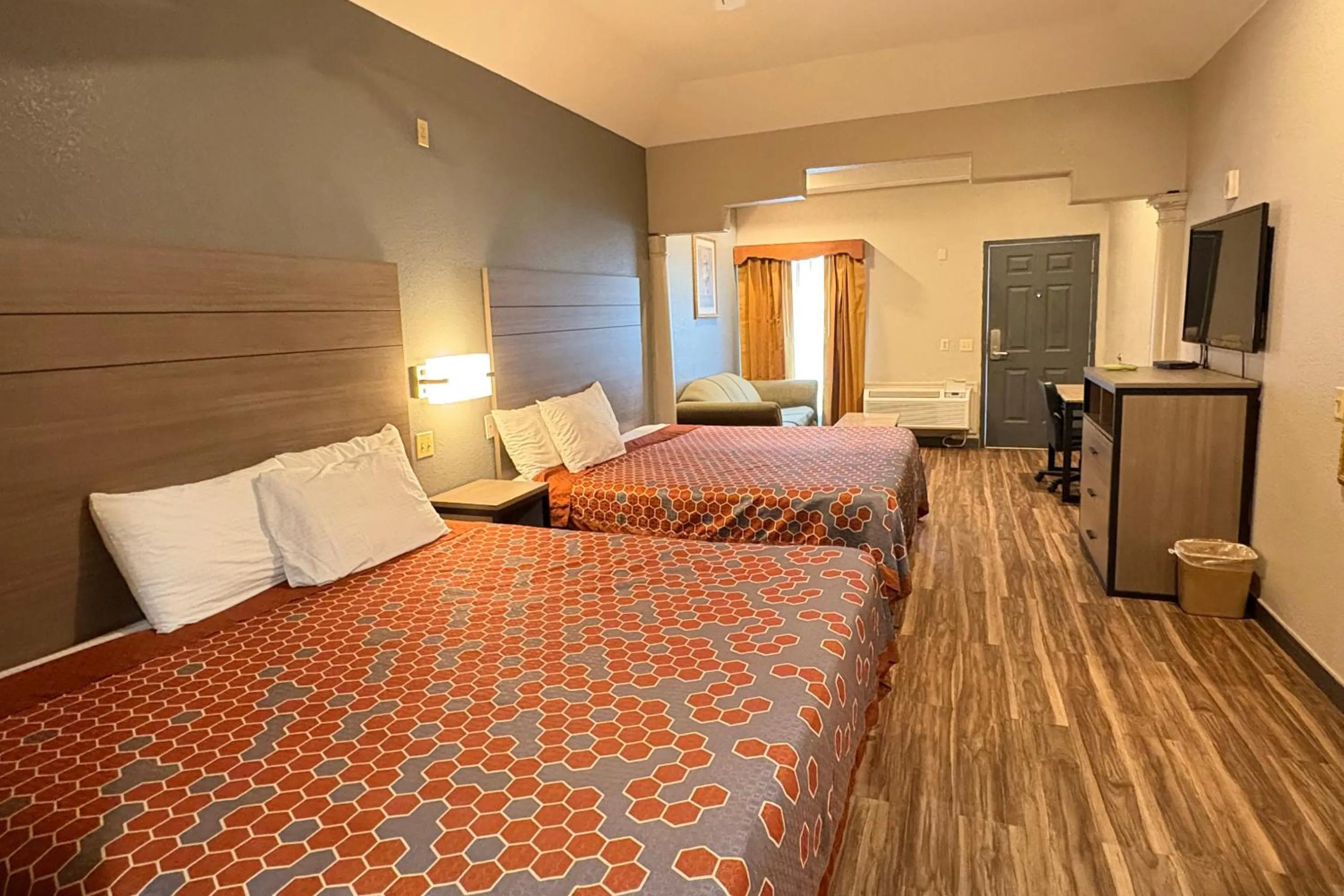 Bedroom, Bed in Regency Inn & Suites By Capital O Houston IAH Airport