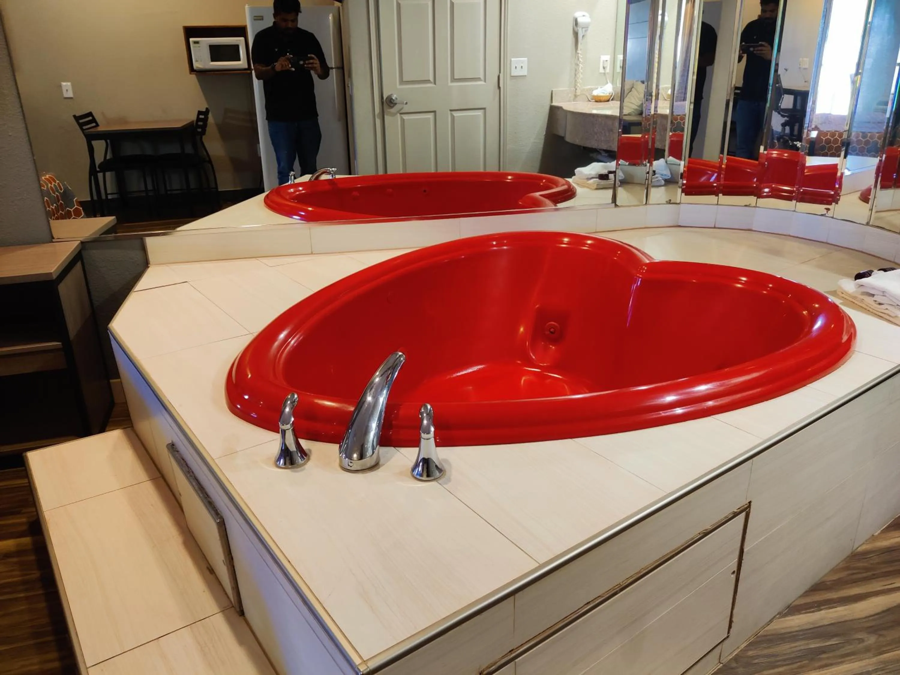 Hot Tub in Regency Inn & Suites By Capital O Houston IAH Airport