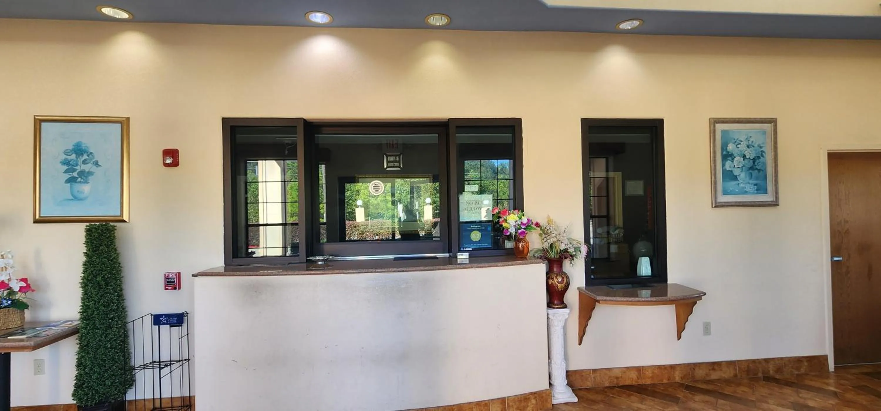 Lobby or reception in Regency Inn & Suites By Capital O Houston IAH Airport