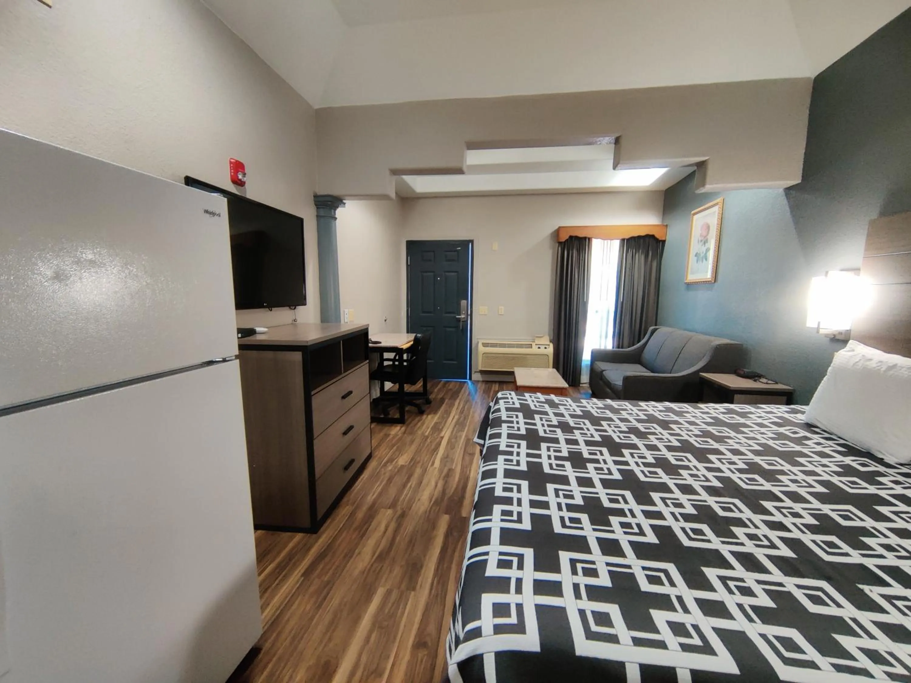 Bedroom, Bed in Regency Inn & Suites By Capital O Houston IAH Airport