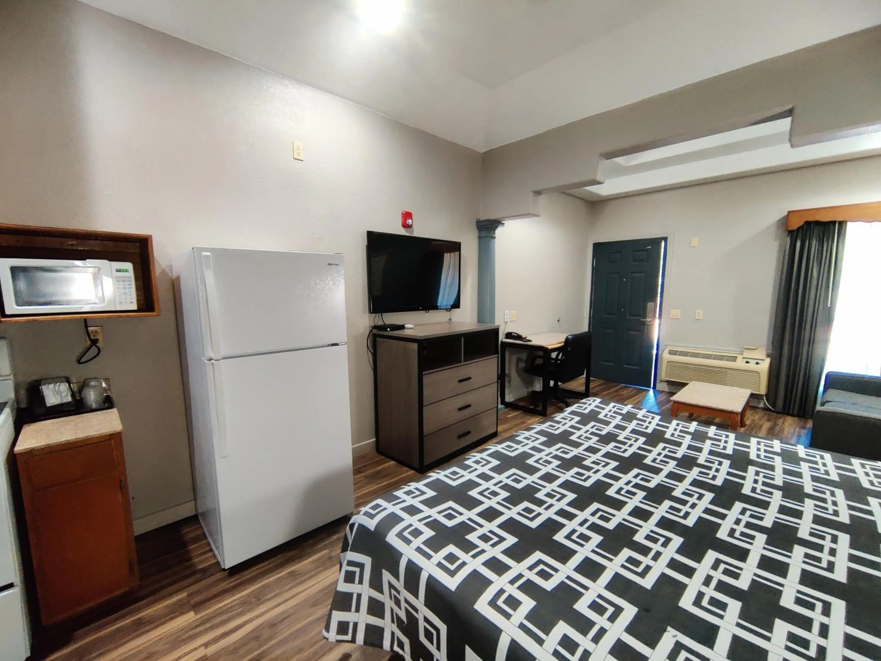 Bedroom, Bed in Regency Inn & Suites By Capital O Houston IAH Airport